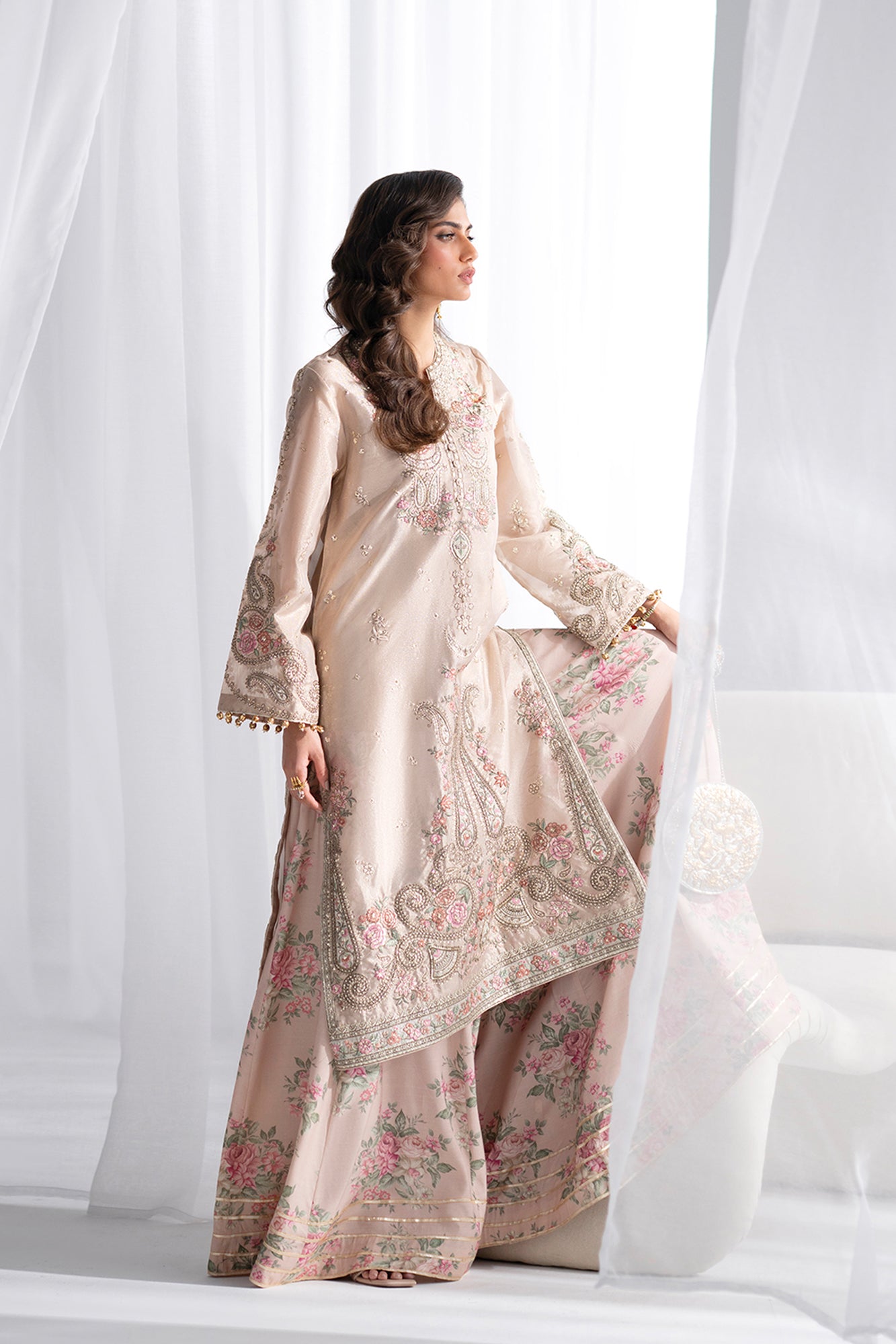 EMBROIDERED SUIT (E0946/104/131)