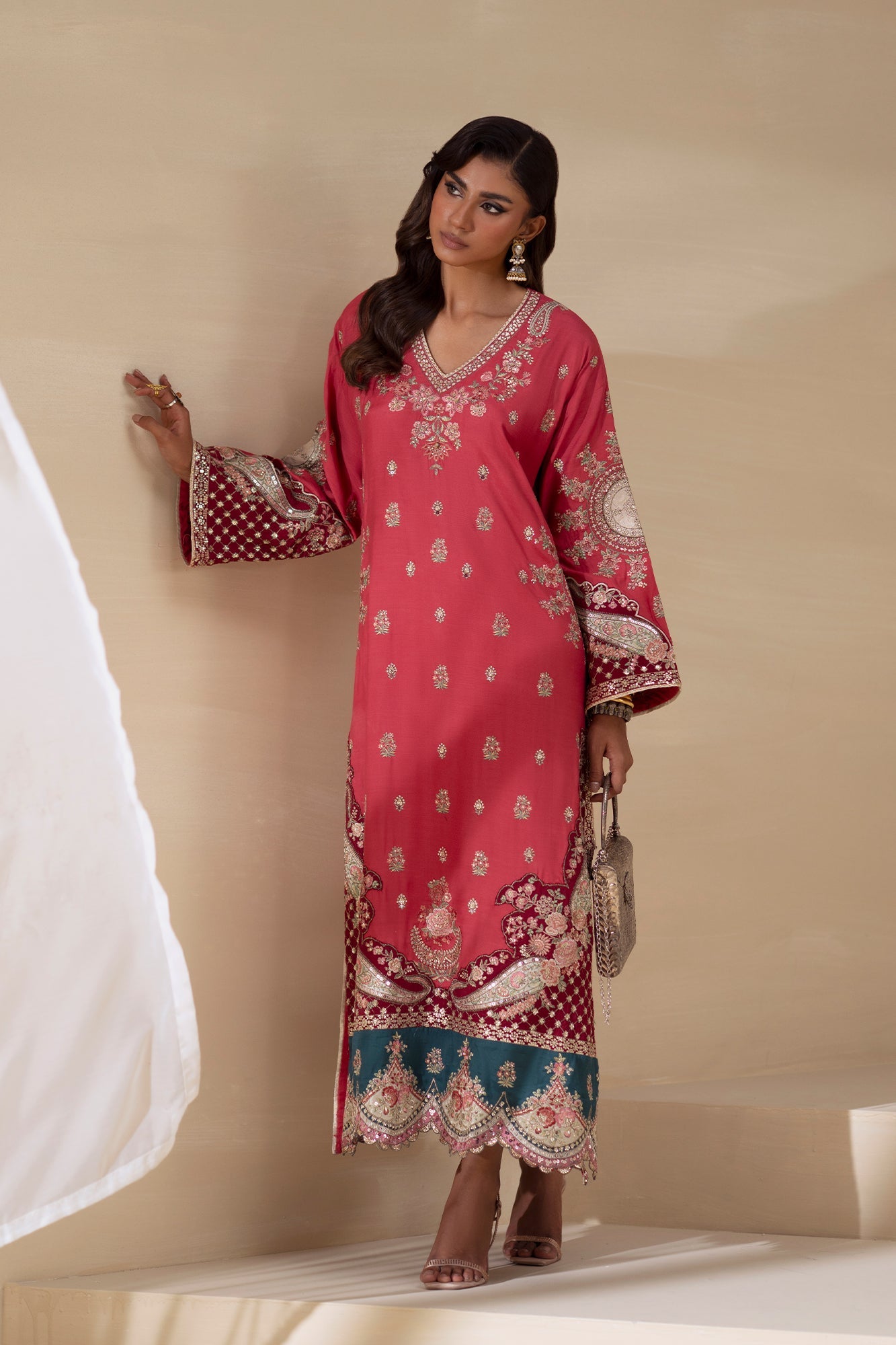 EMBROIDERED KAFTAN (E0942/104/414)