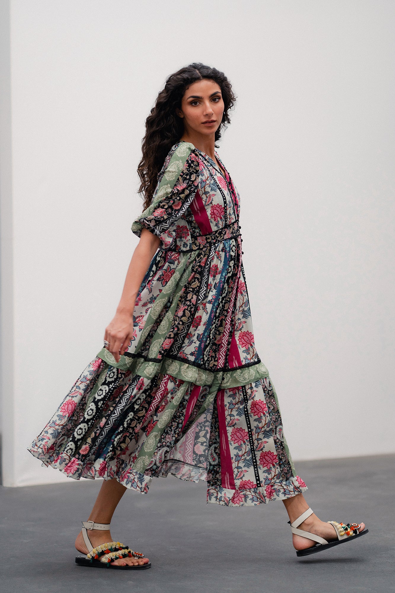 DRESS (E120/002/0041) - Image 6