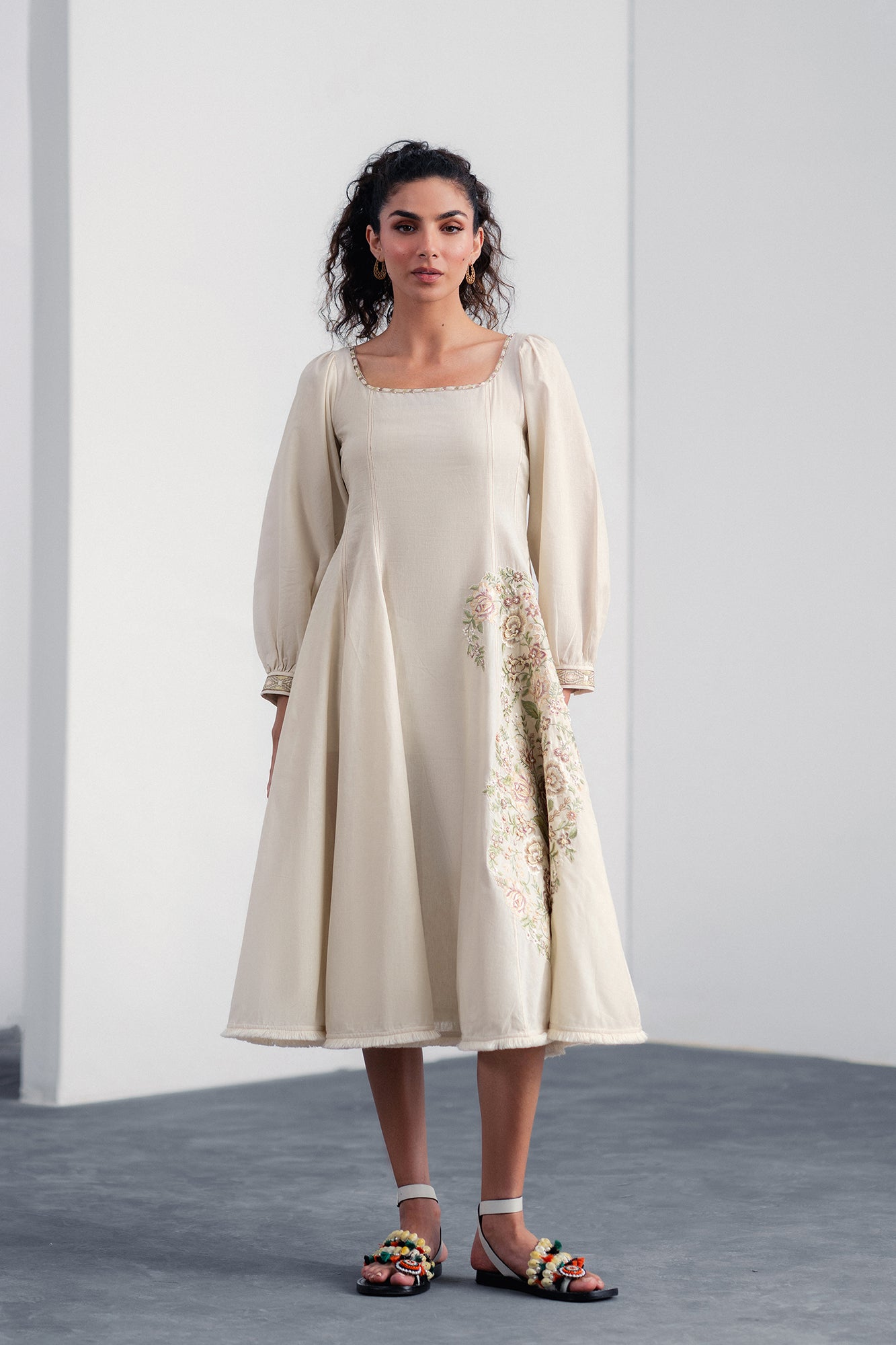 DRESS (E120/002/0044) - Image 2