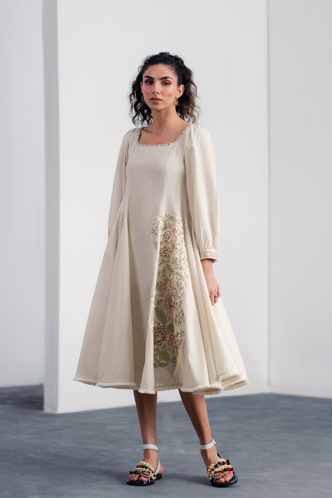 DRESS (E120/002/0044) - Image 6