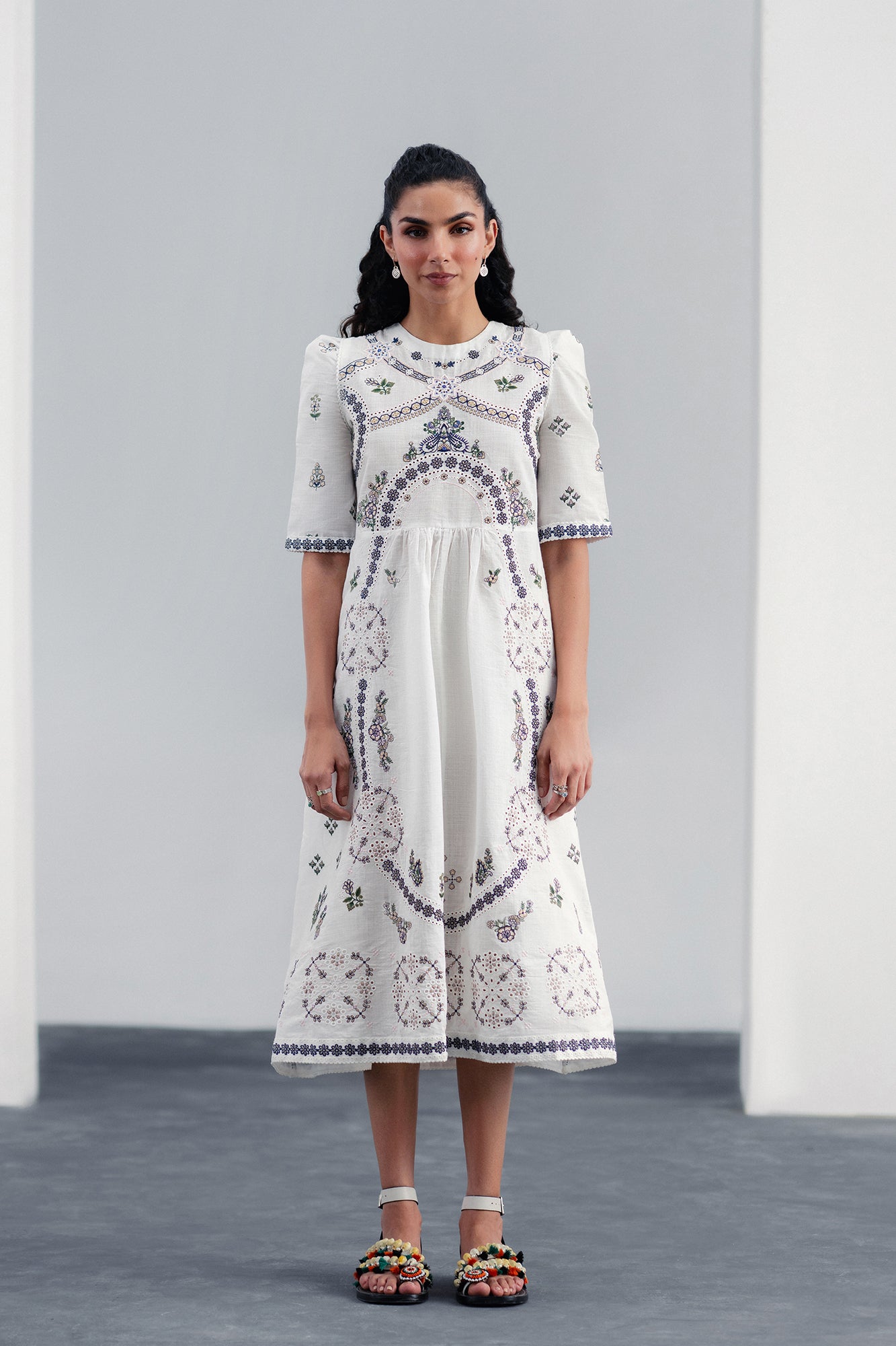 DRESS (E120/001/0048) - Image 2