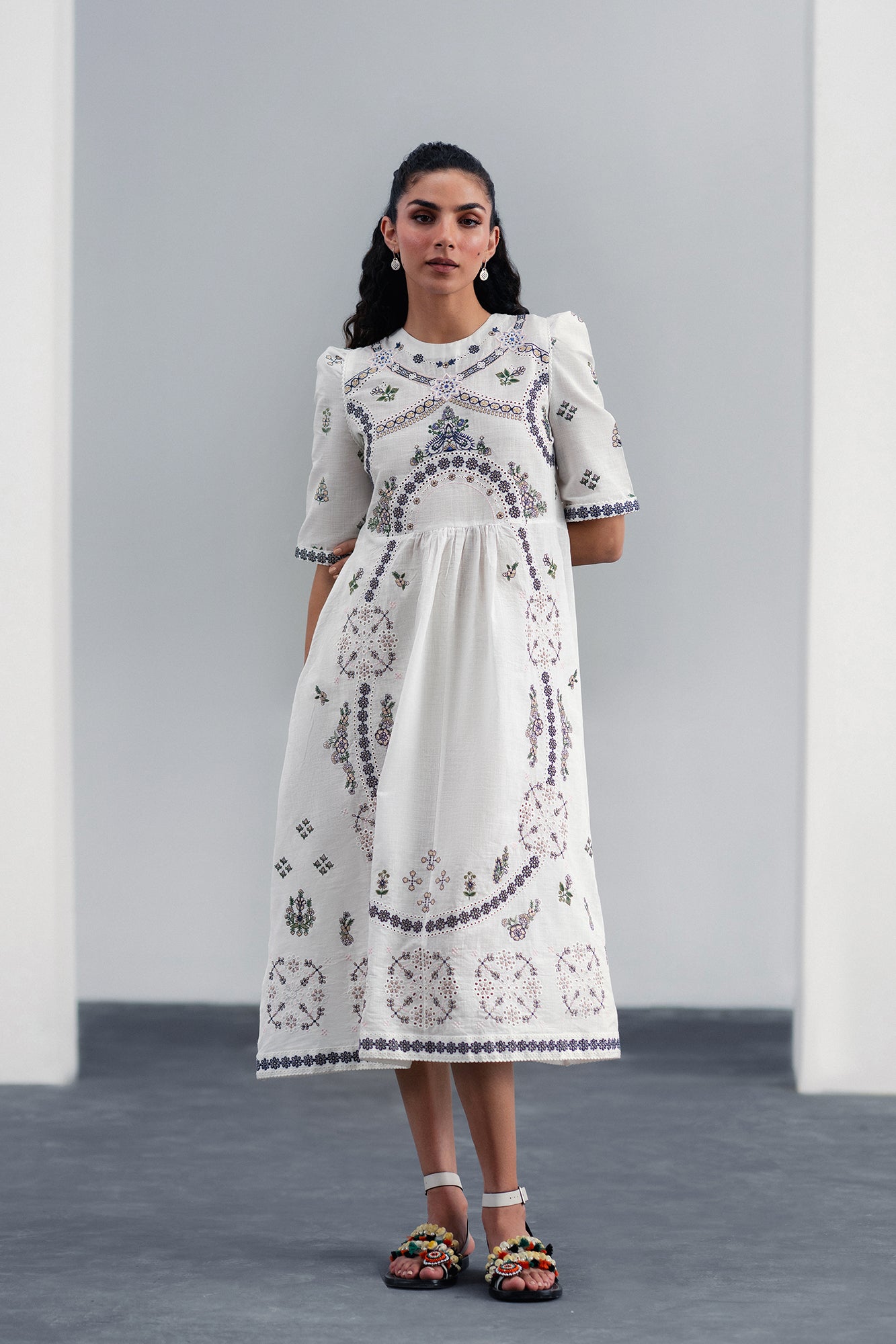 DRESS (E120/001/0048) - Image 3