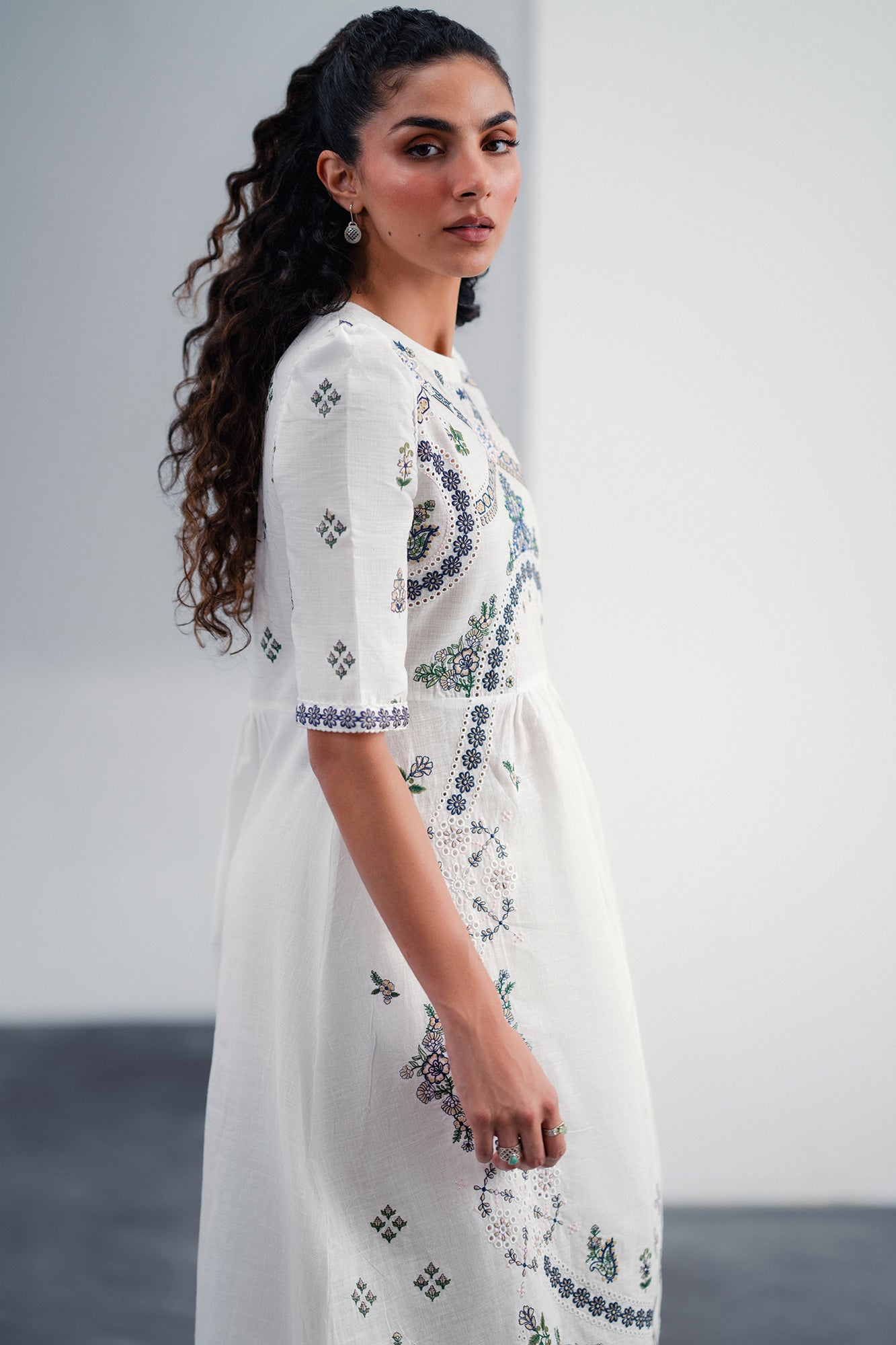 DRESS (E120/001/0048) - Image 6