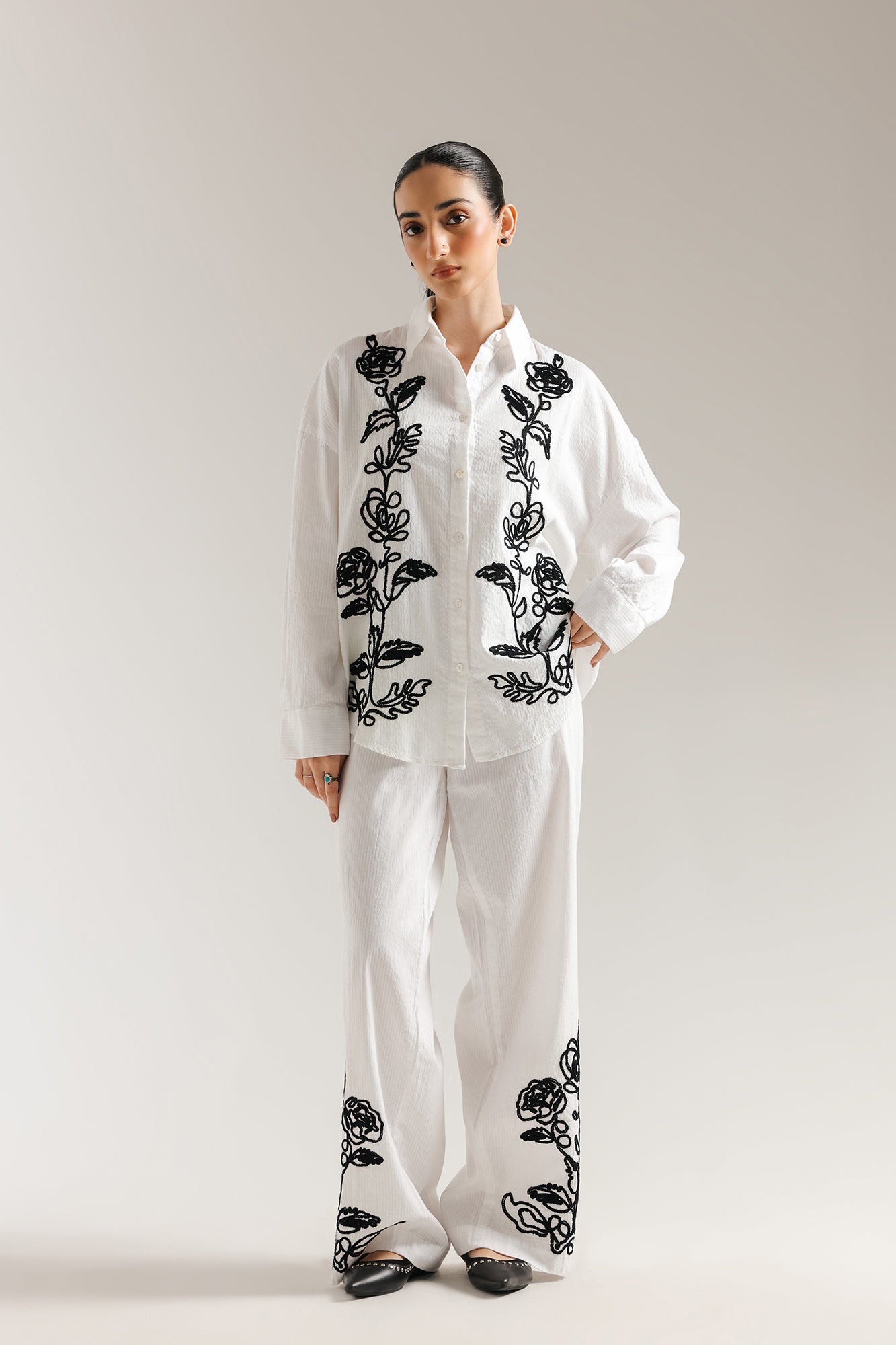 EMBROIDERED SUIT (E106/001/0633) - Image 2