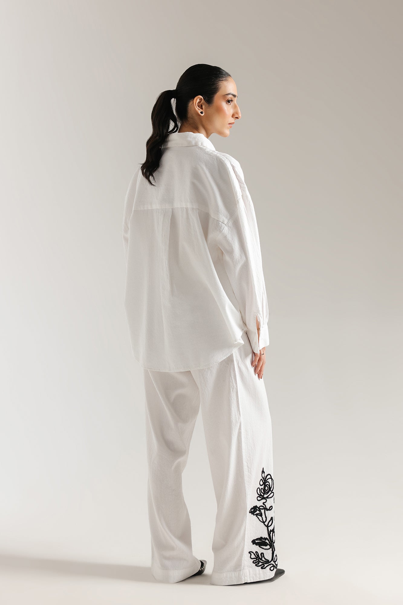 EMBROIDERED SUIT (E106/001/0633) - Image 3