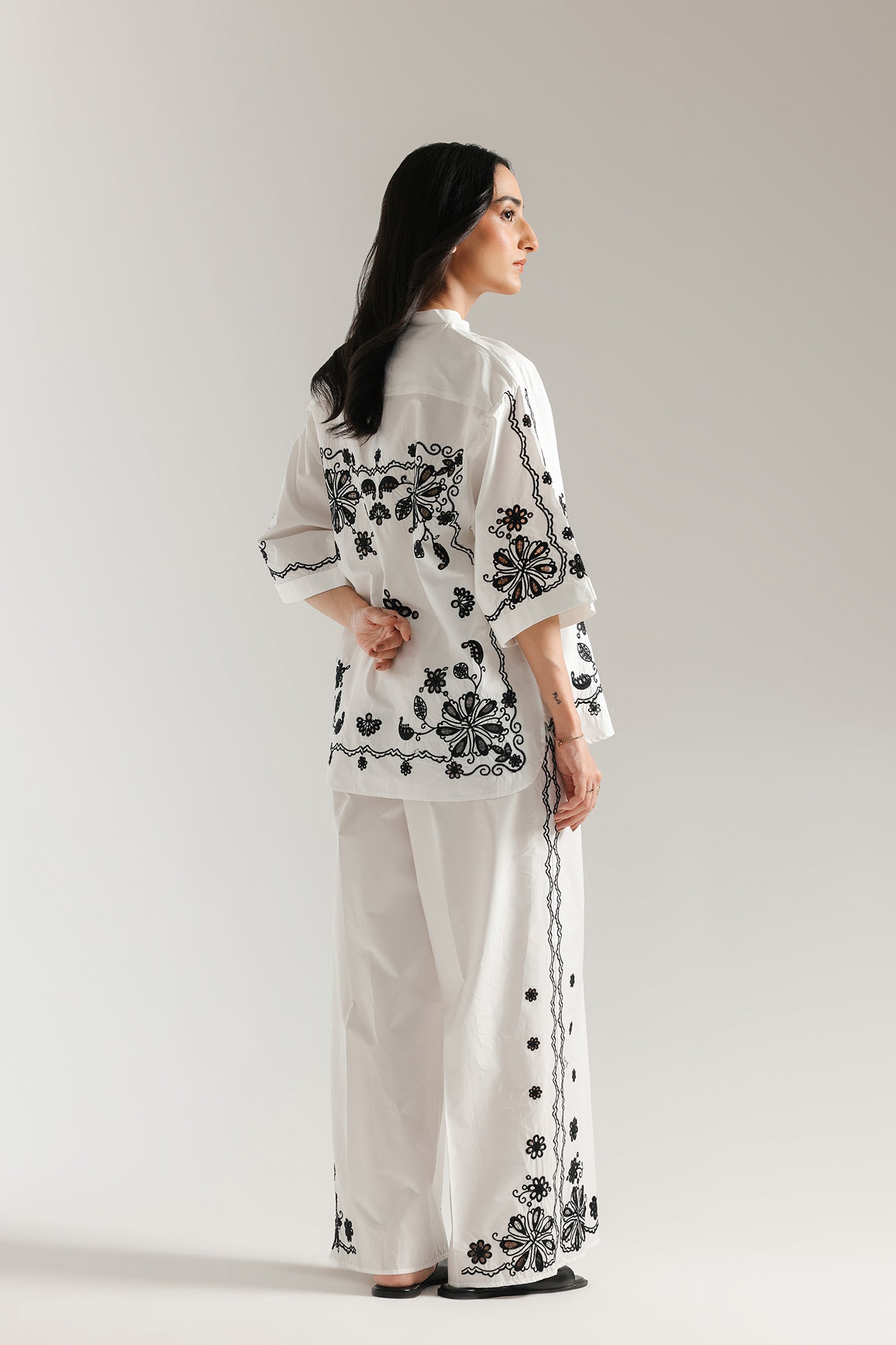EMBROIDERED SUIT (E0641/106/003) - Image 3