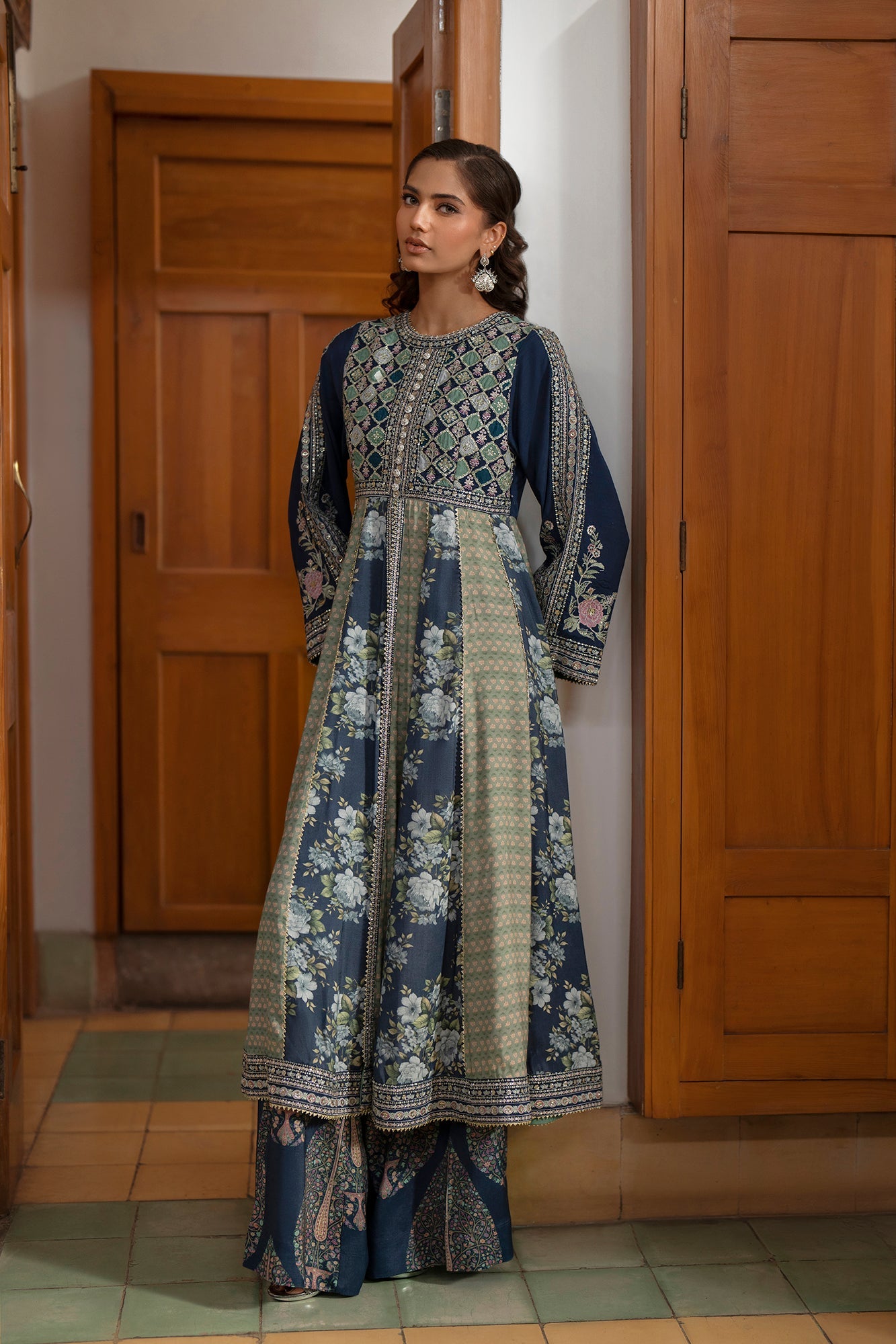EMBROIDERED SUIT (E104/603/0804) - Image 8