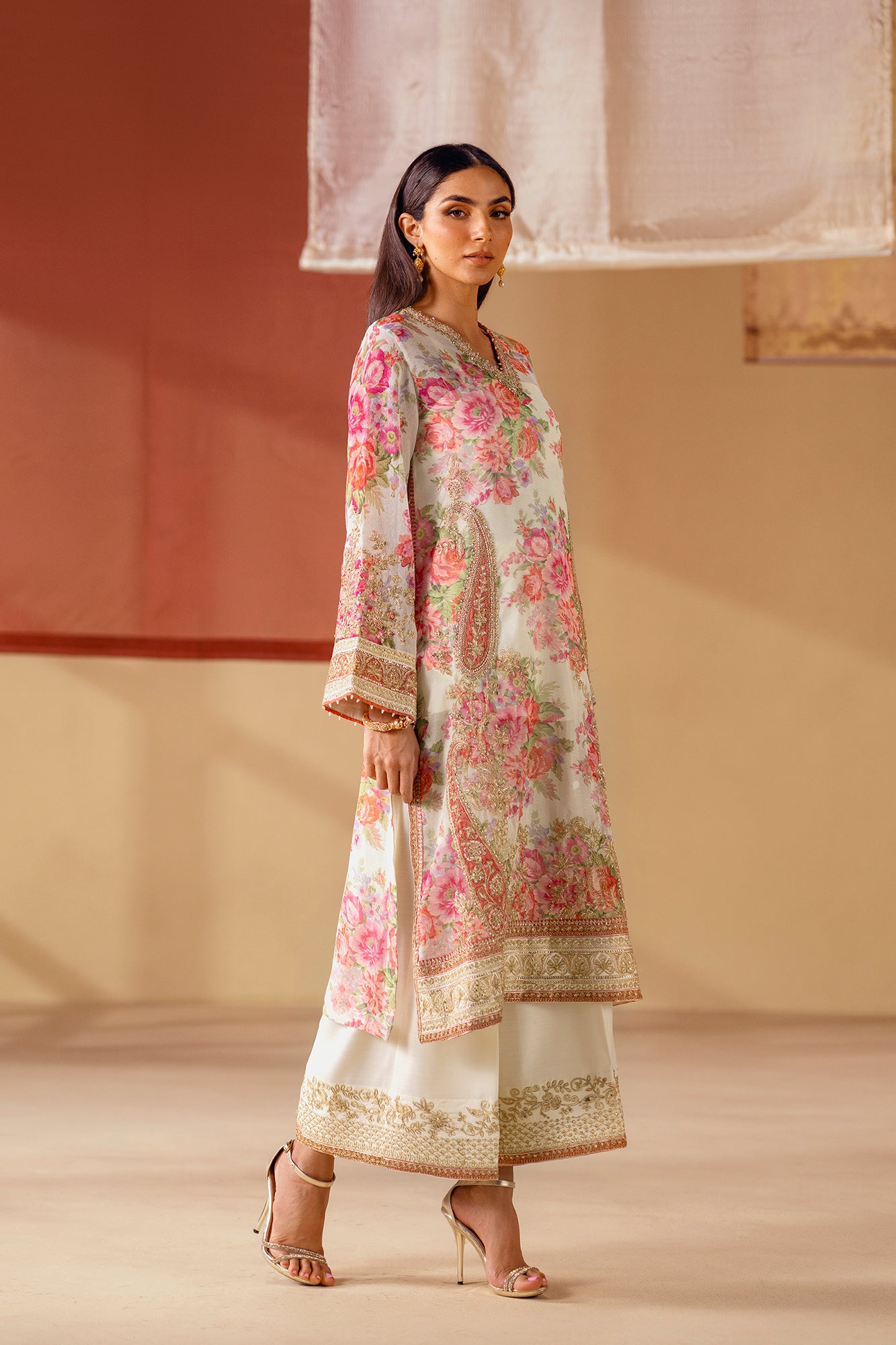 EMBROIDERED SUIT (E104/002/0808) - Image 4
