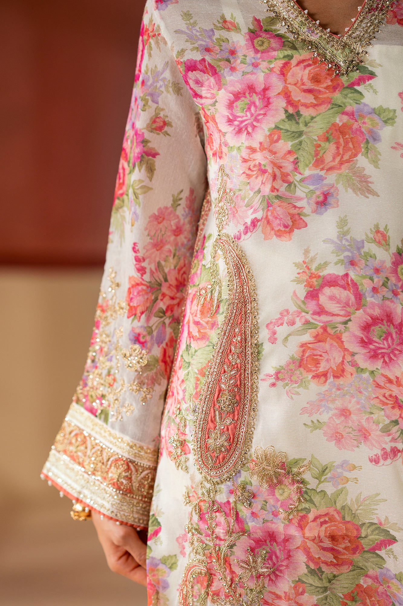 EMBROIDERED SUIT (E104/002/0808) - Image 8