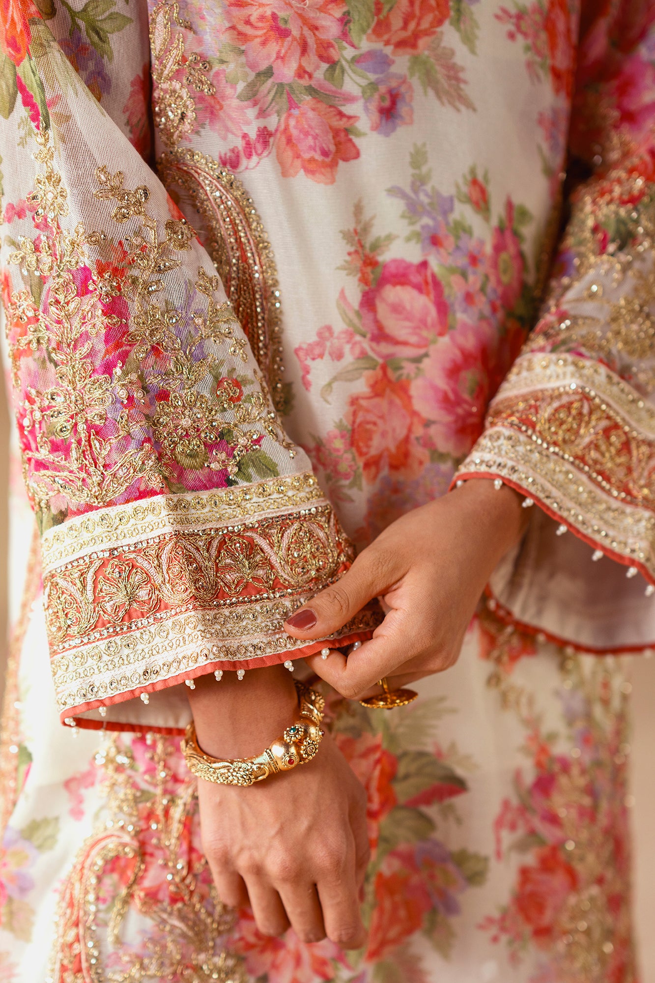EMBROIDERED SUIT (E104/002/0808) - Image 9
