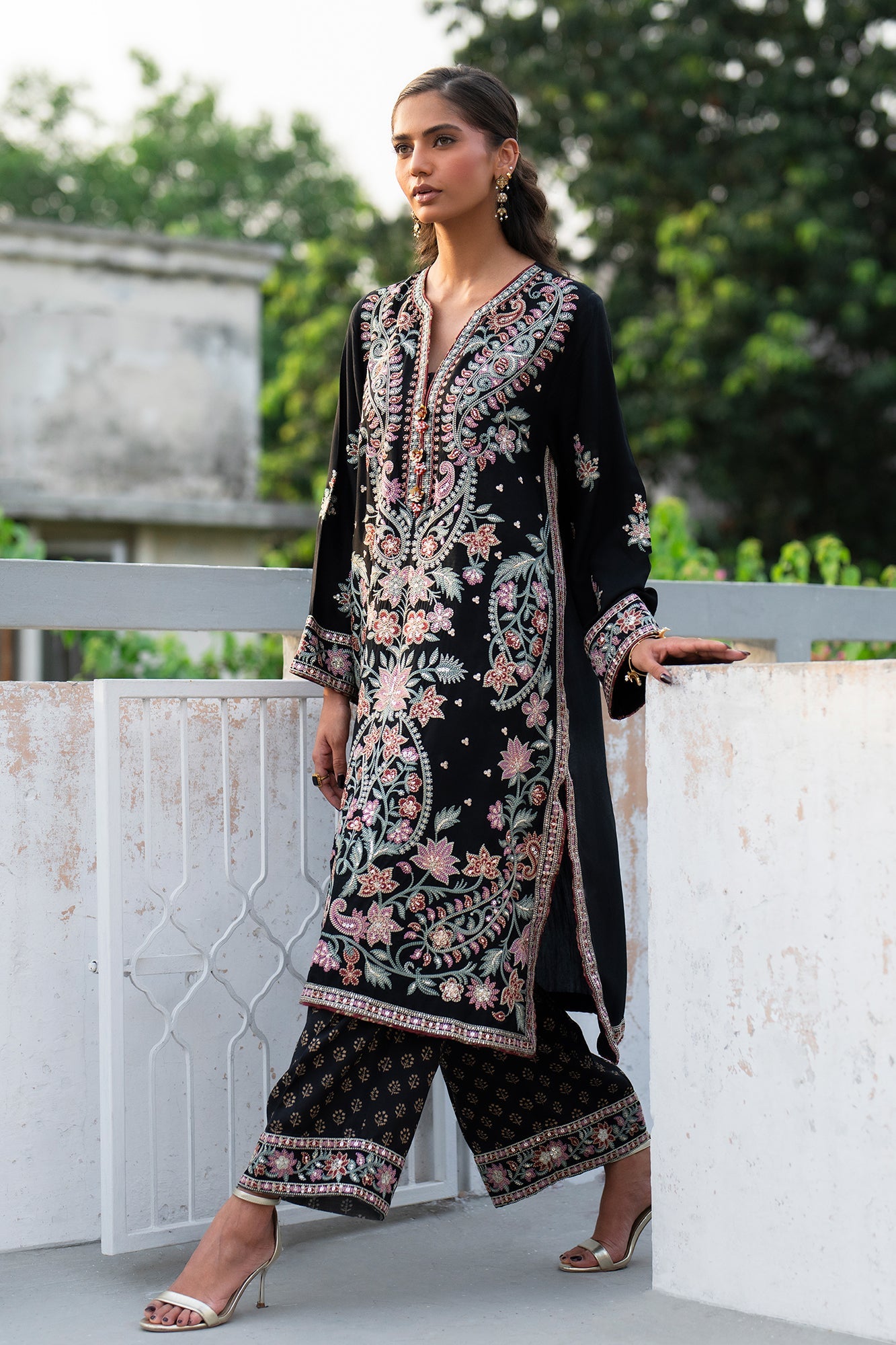 EMBROIDERED SUIT (E104/902/0819) - Image 11