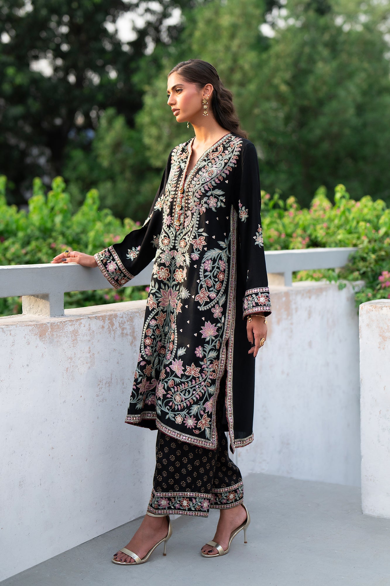 EMBROIDERED SUIT (E104/902/0819) - Image 4