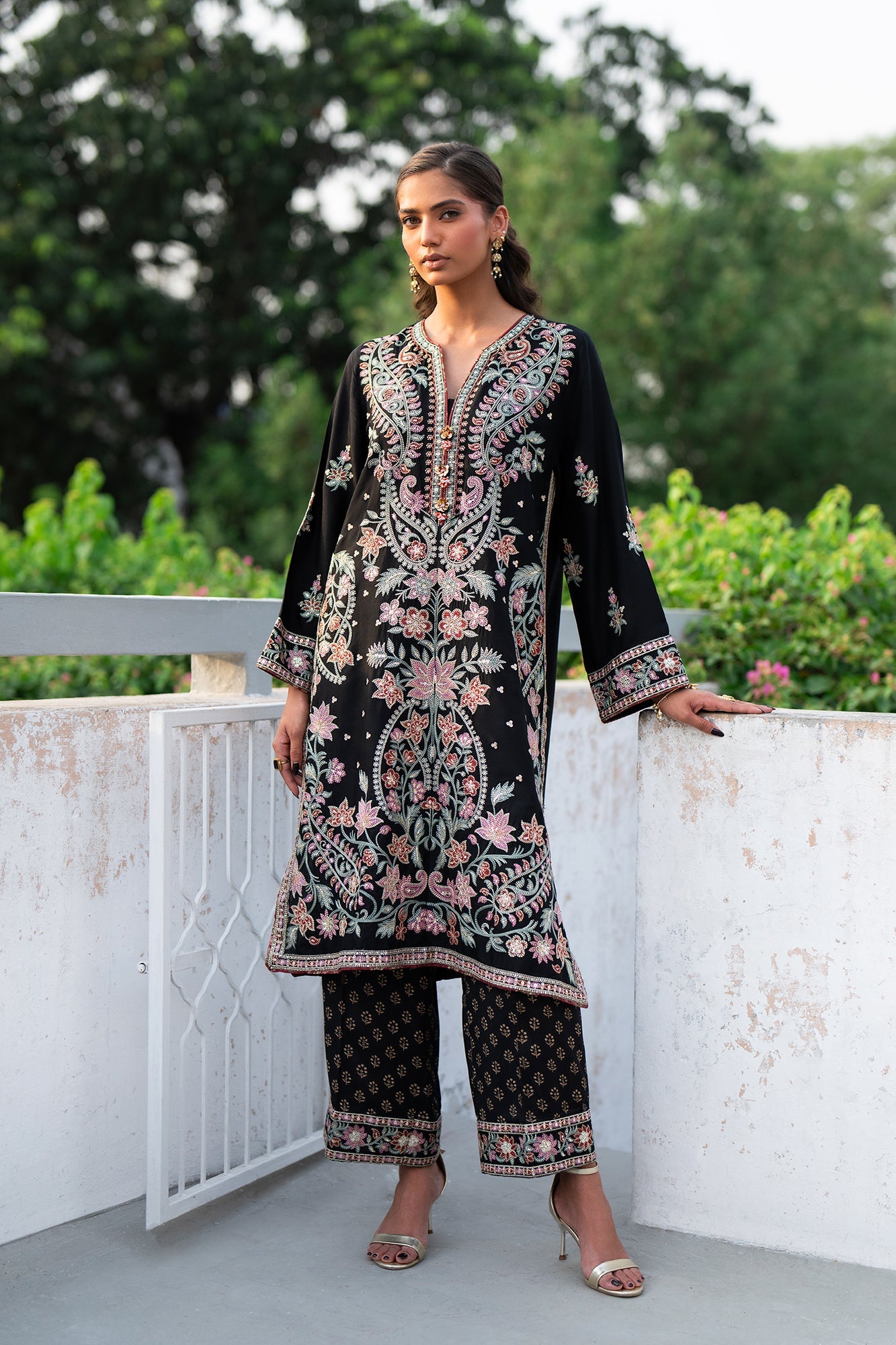EMBROIDERED SUIT (E104/902/0819) - Image 8
