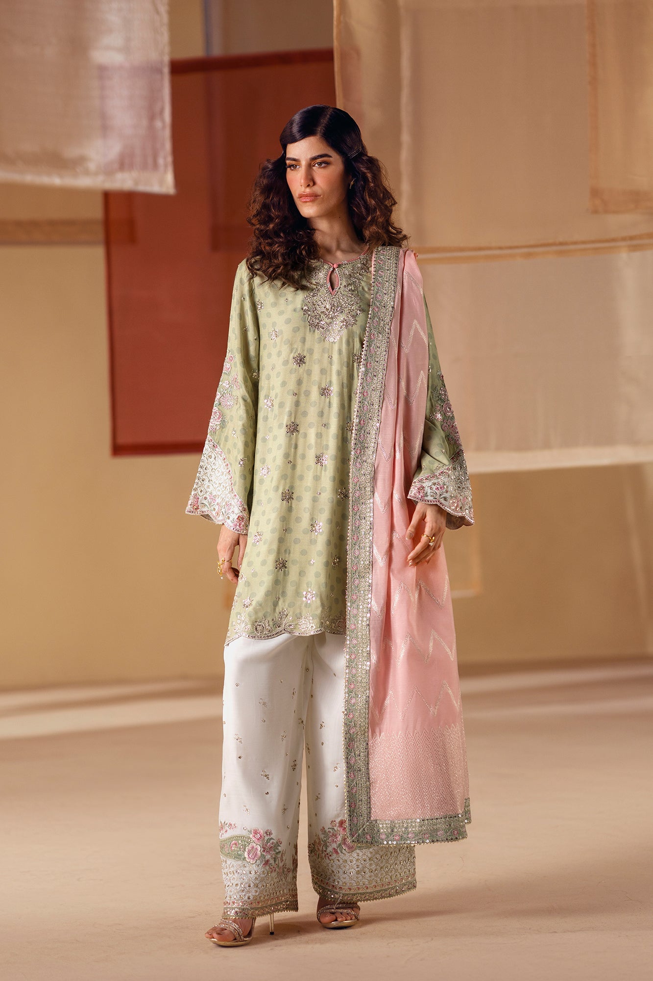 EMBROIDERED SUIT (E104/127/0828) - Image 3