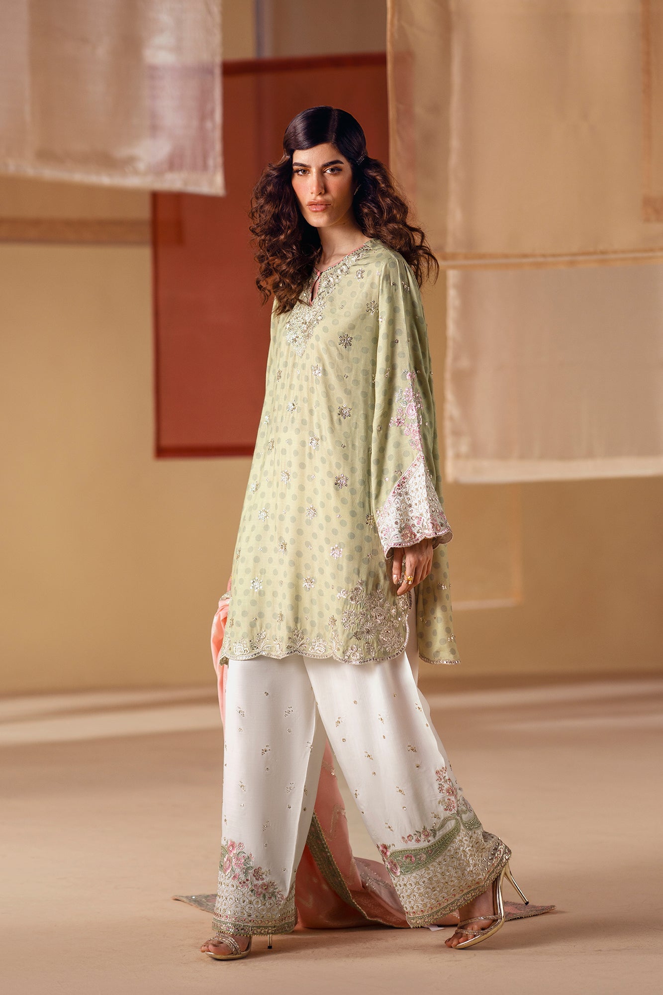 EMBROIDERED SUIT (E104/127/0828) - Image 4
