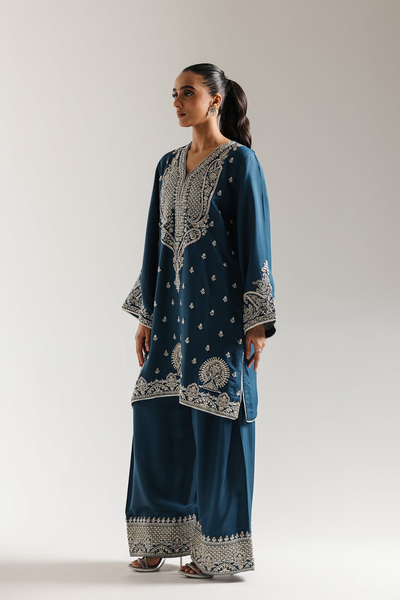 EMBROIDERED SUIT (E0847/104/602) - Image 4
