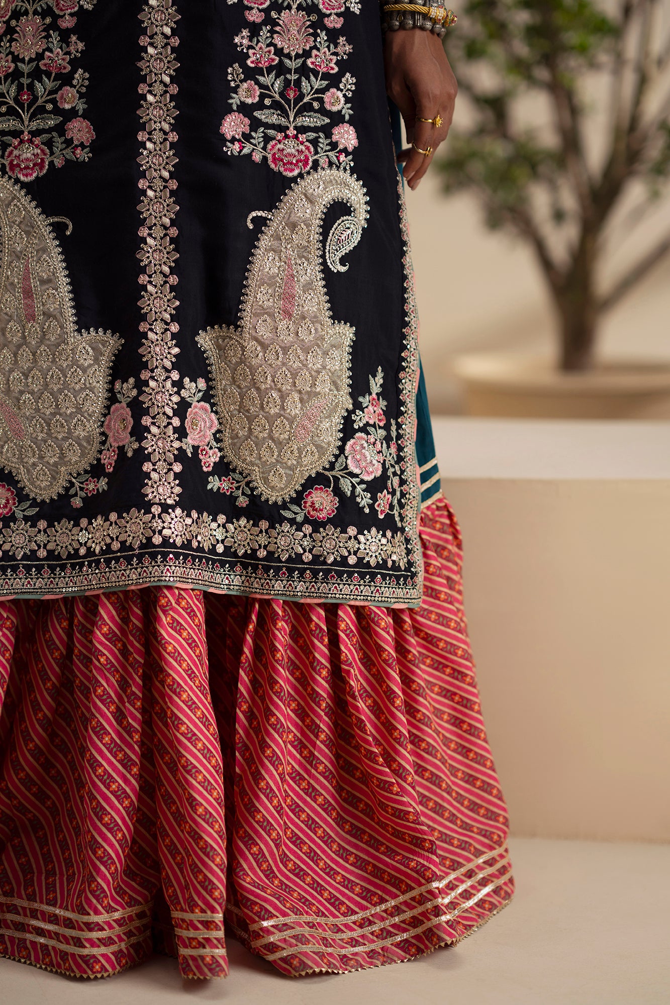 EMBROIDERED SUIT (E0900/104/902) - Image 5