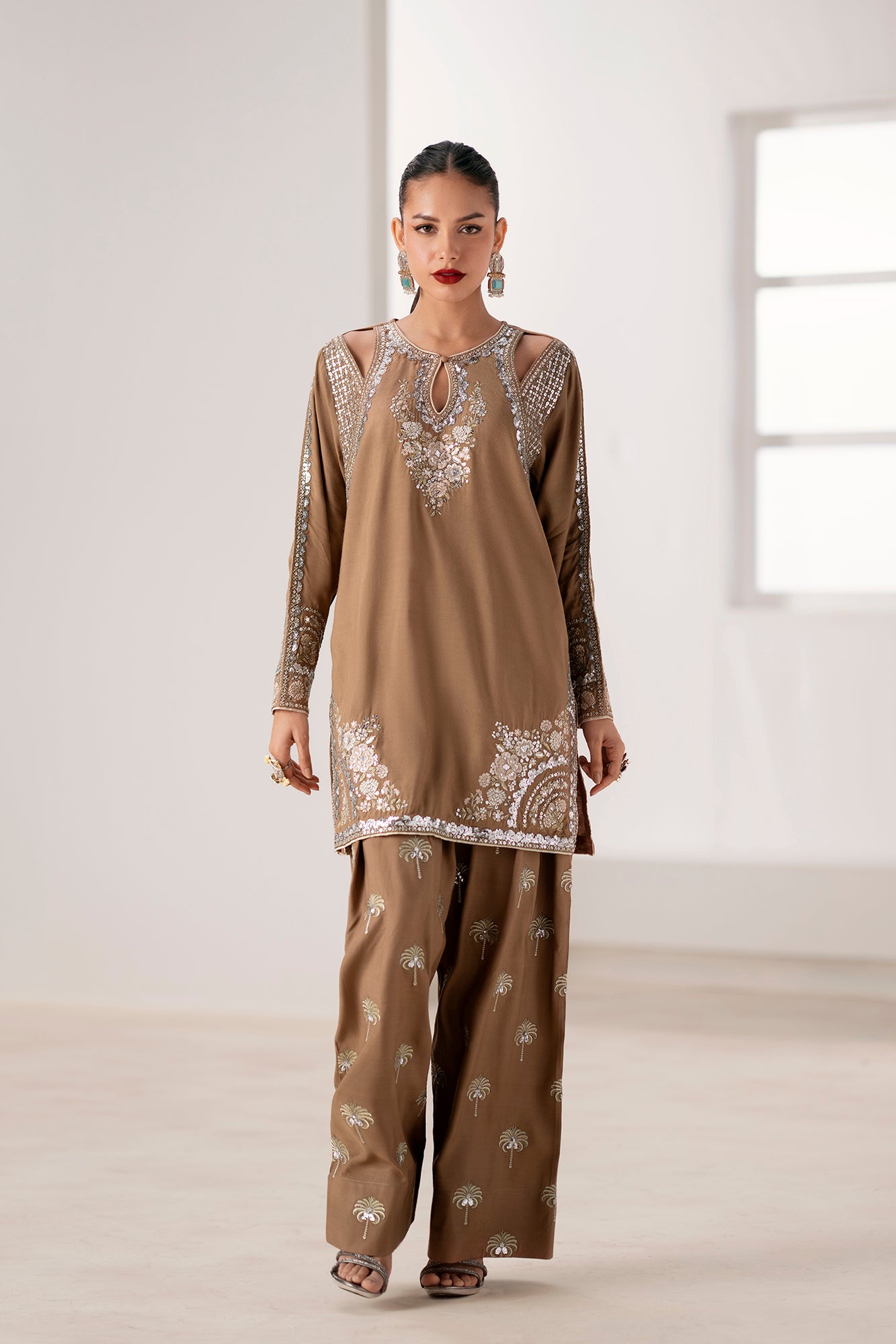 EMBROIDERED SUIT (E0921/104/816) - Image 2