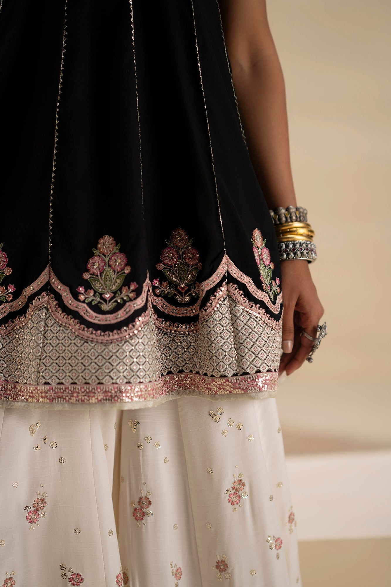 EMBROIDERED SUIT (E0934/104/902) - Image 5
