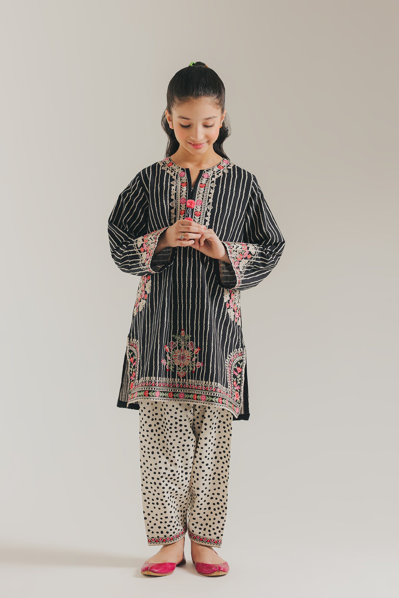 EMBROIDERED SUIT (E1351/402/902) - Image 3