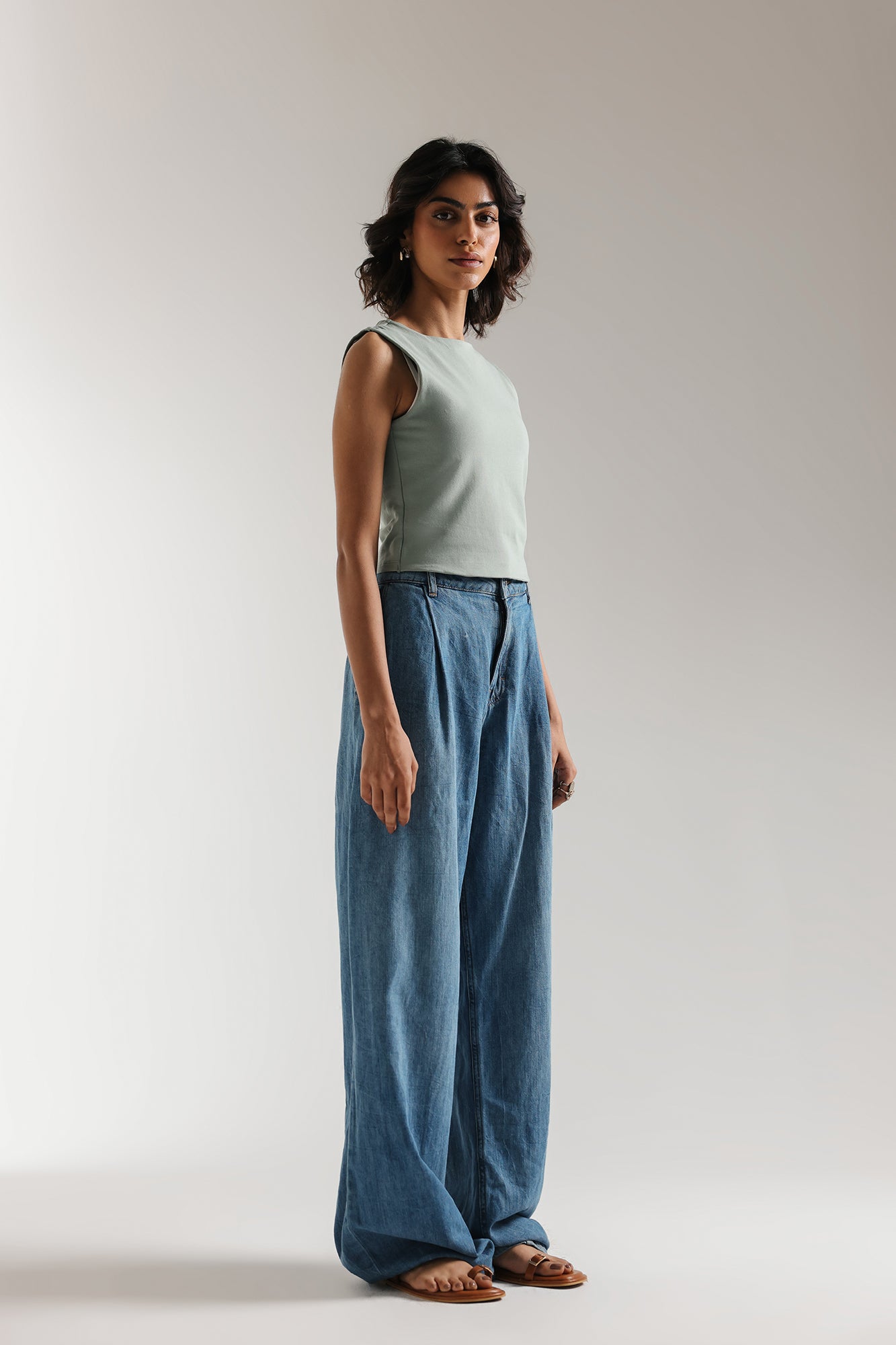SLEEVELESS CROPPED TOP (E2394/108/720) - Image 2