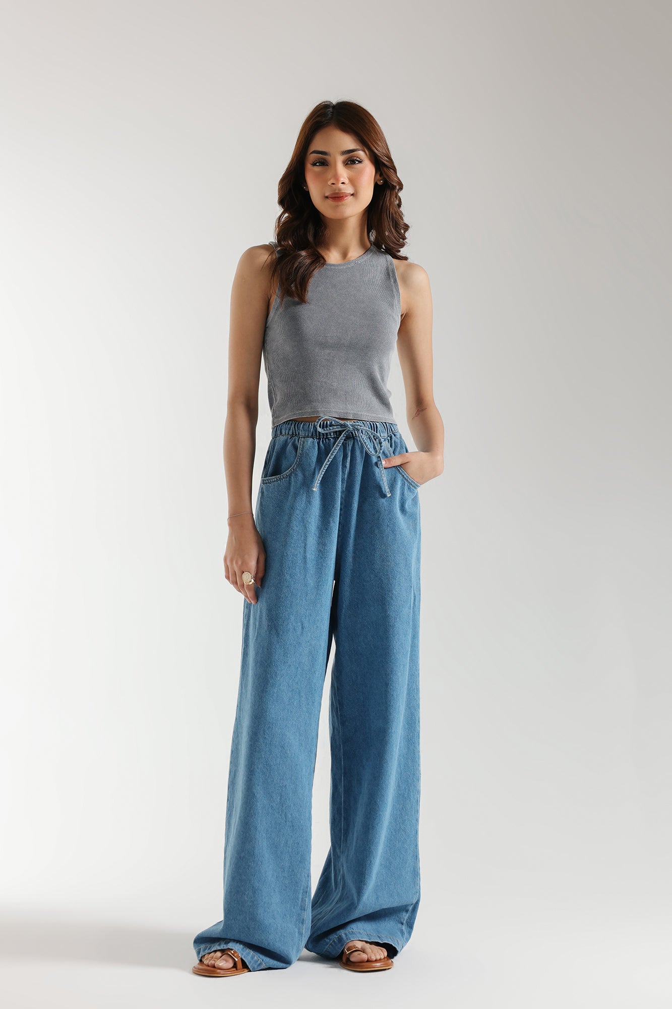 SLEEVELESS CROPPED TOP (E2396/108/911) - Image 2