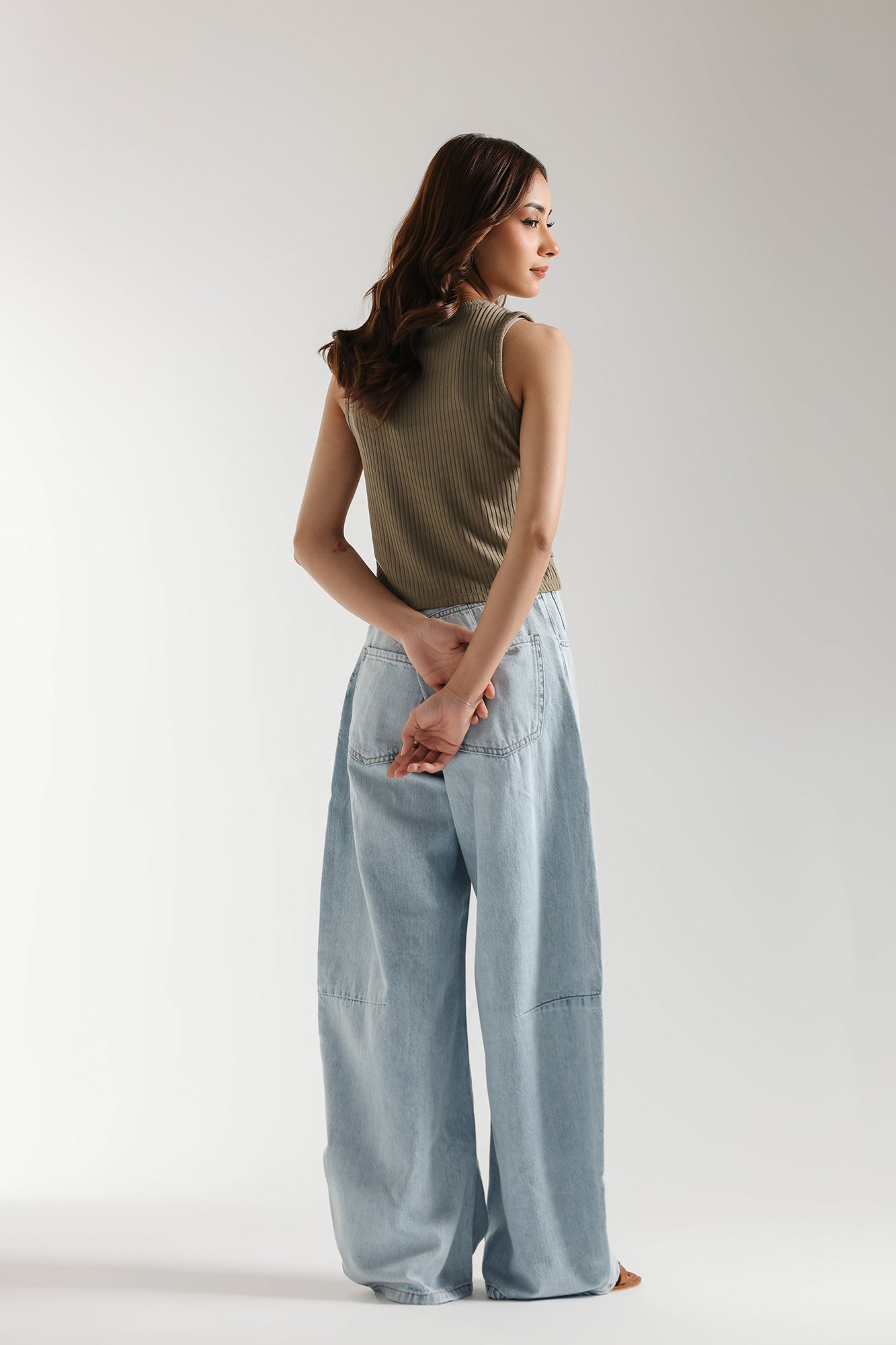 SLEEVELESS CROPPED TOP (E2448/108/121) - Image 3