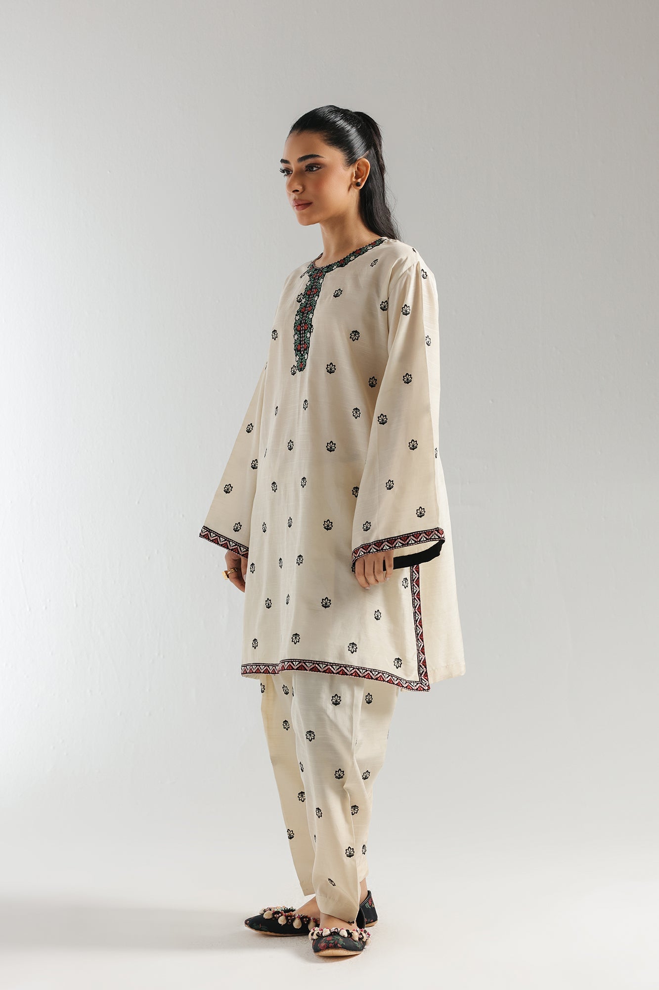 EMBROIDERED SUIT (E2913/103/002) - Image 2