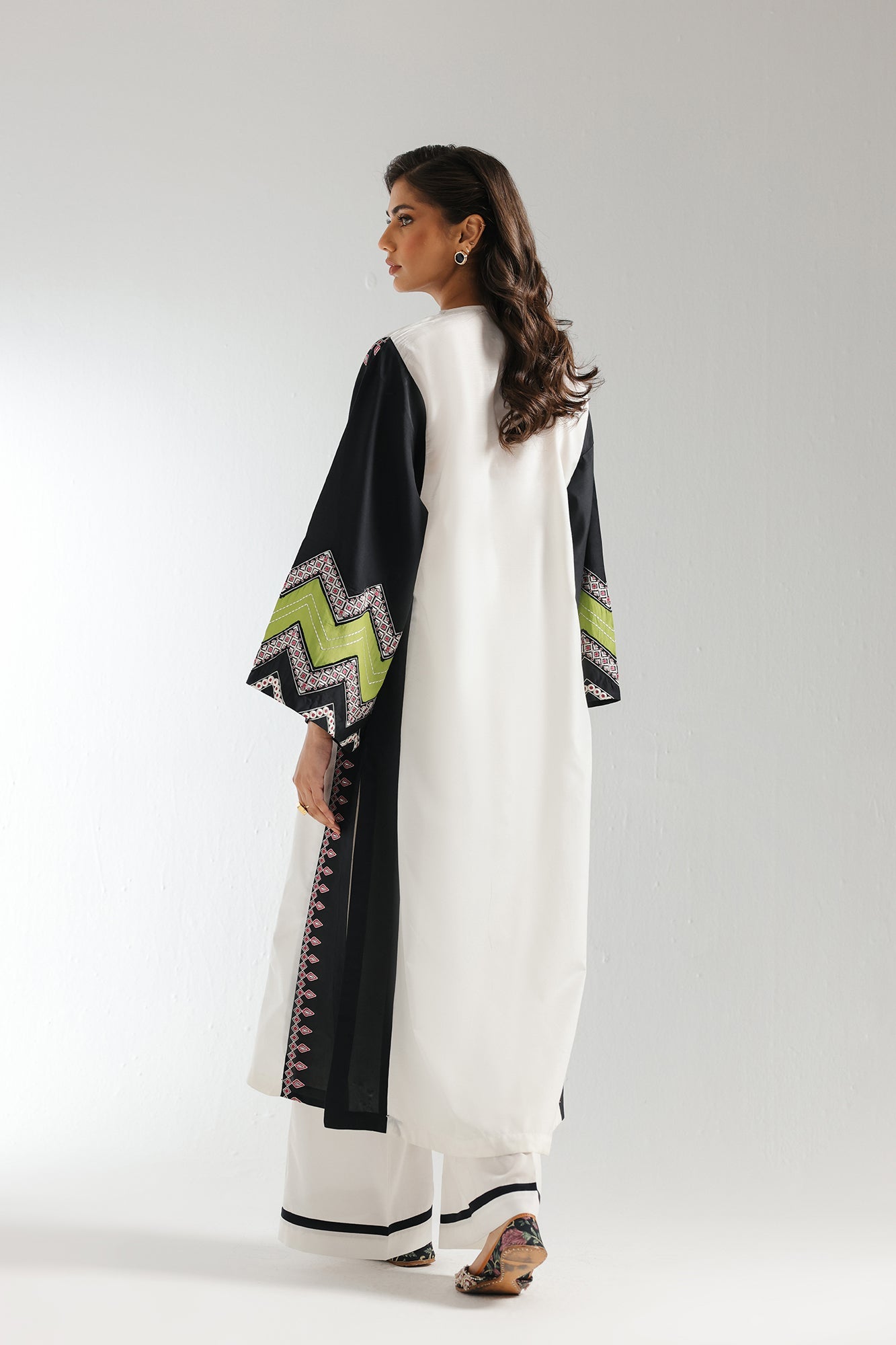 EMBROIDERED SUIT (E2950/103/005) - Image 3