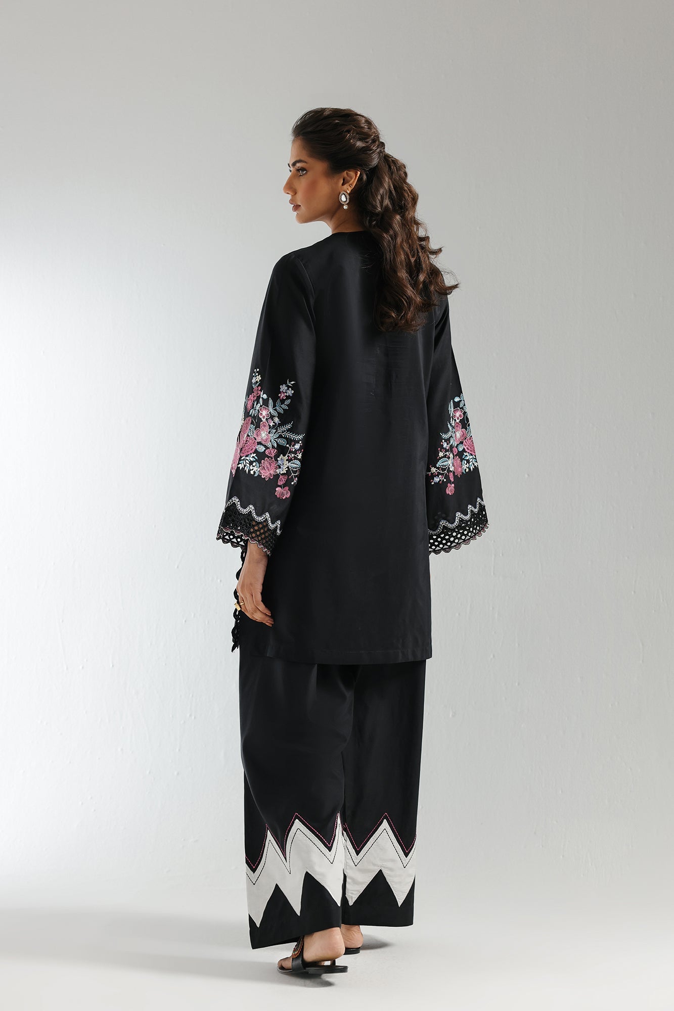 EMBROIDERED SUIT (E2952/103/902) - Image 3