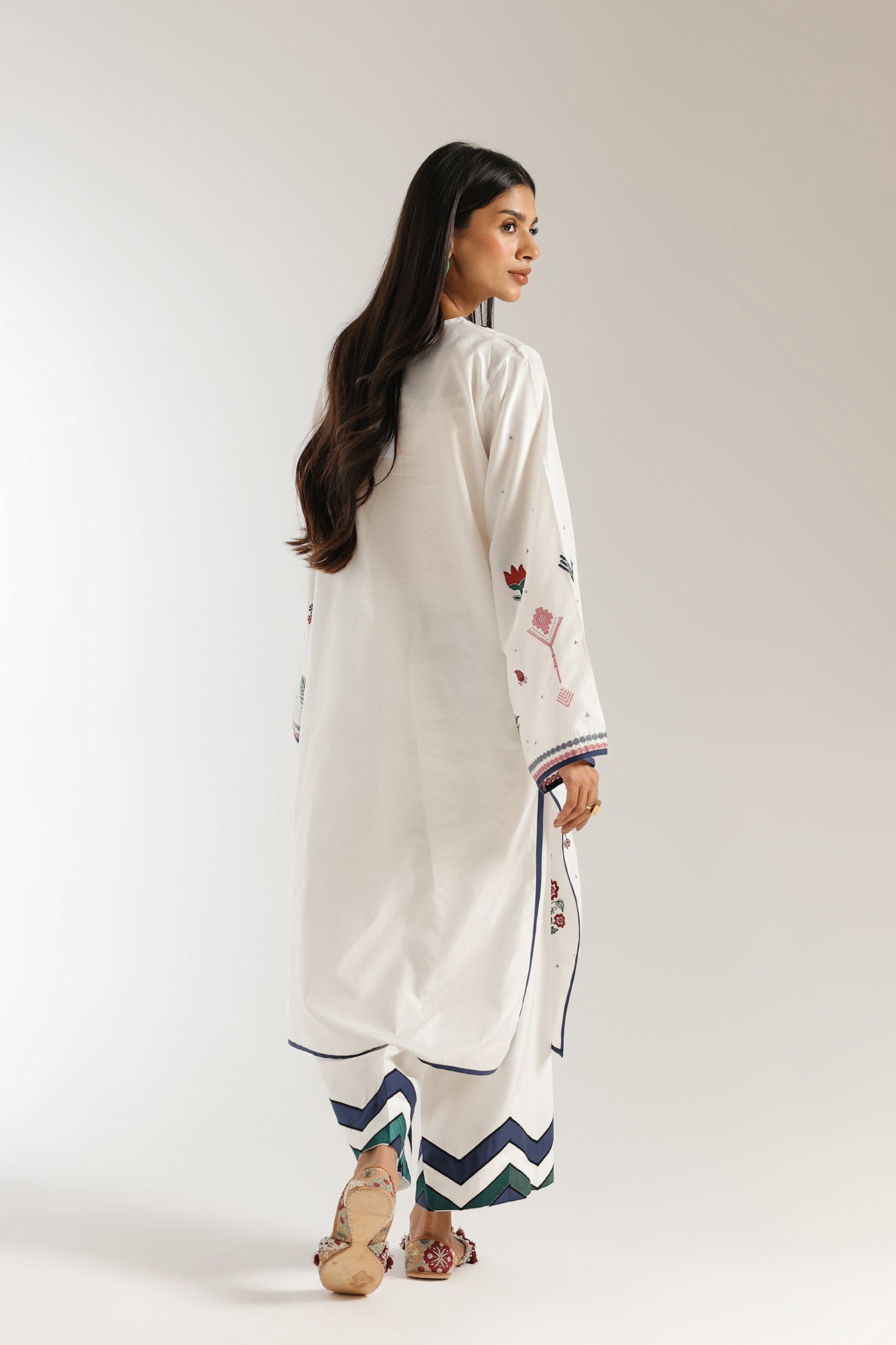 EMBROIDERED SUIT (E2954/103/001) - Image 3