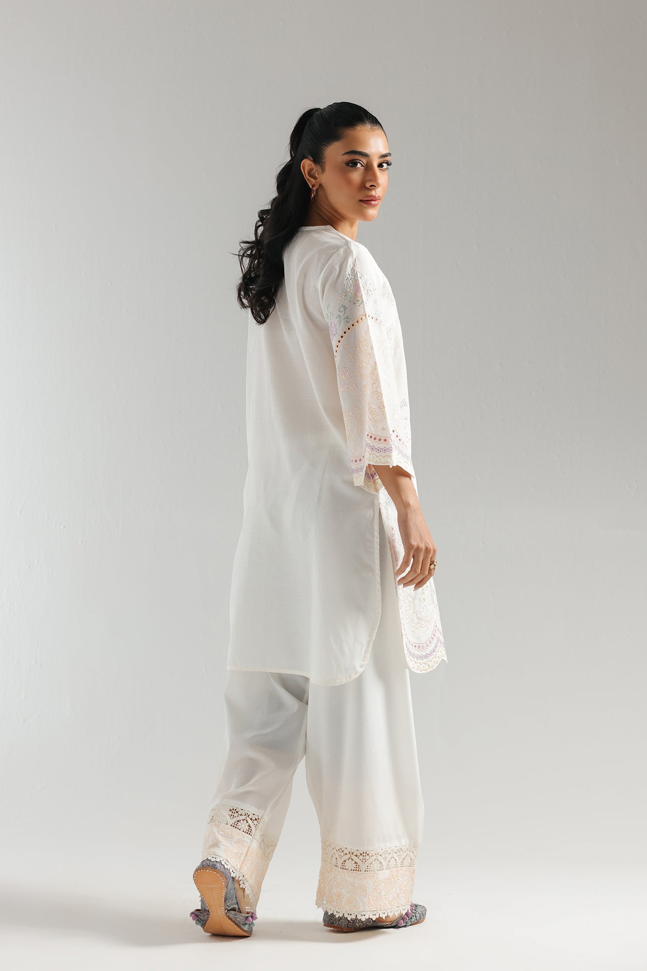 EMBROIDERED SUIT (E2960/103/002) - Image 3