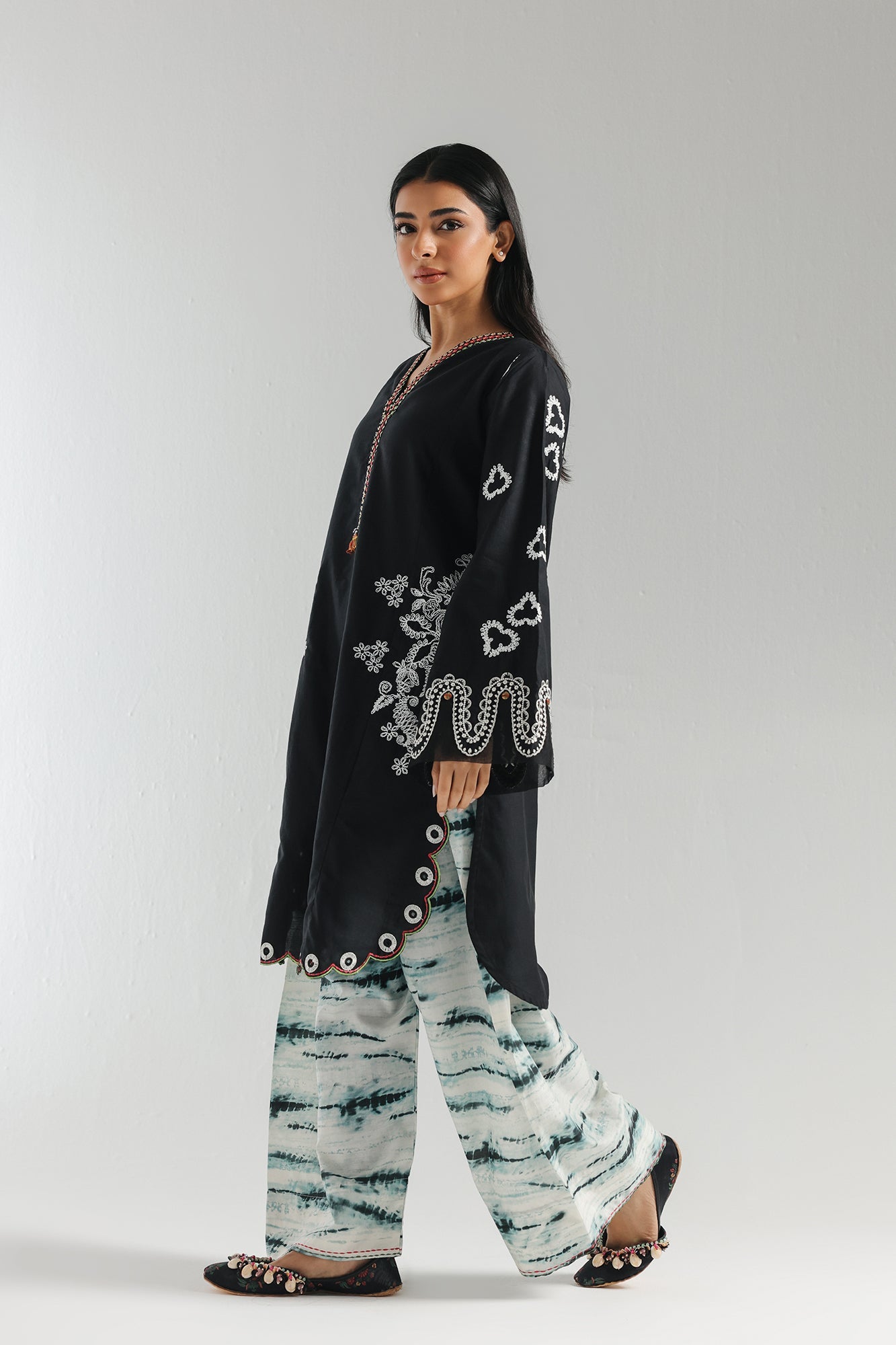 EMBROIDERED SUIT (E2981/103/902) - Image 2