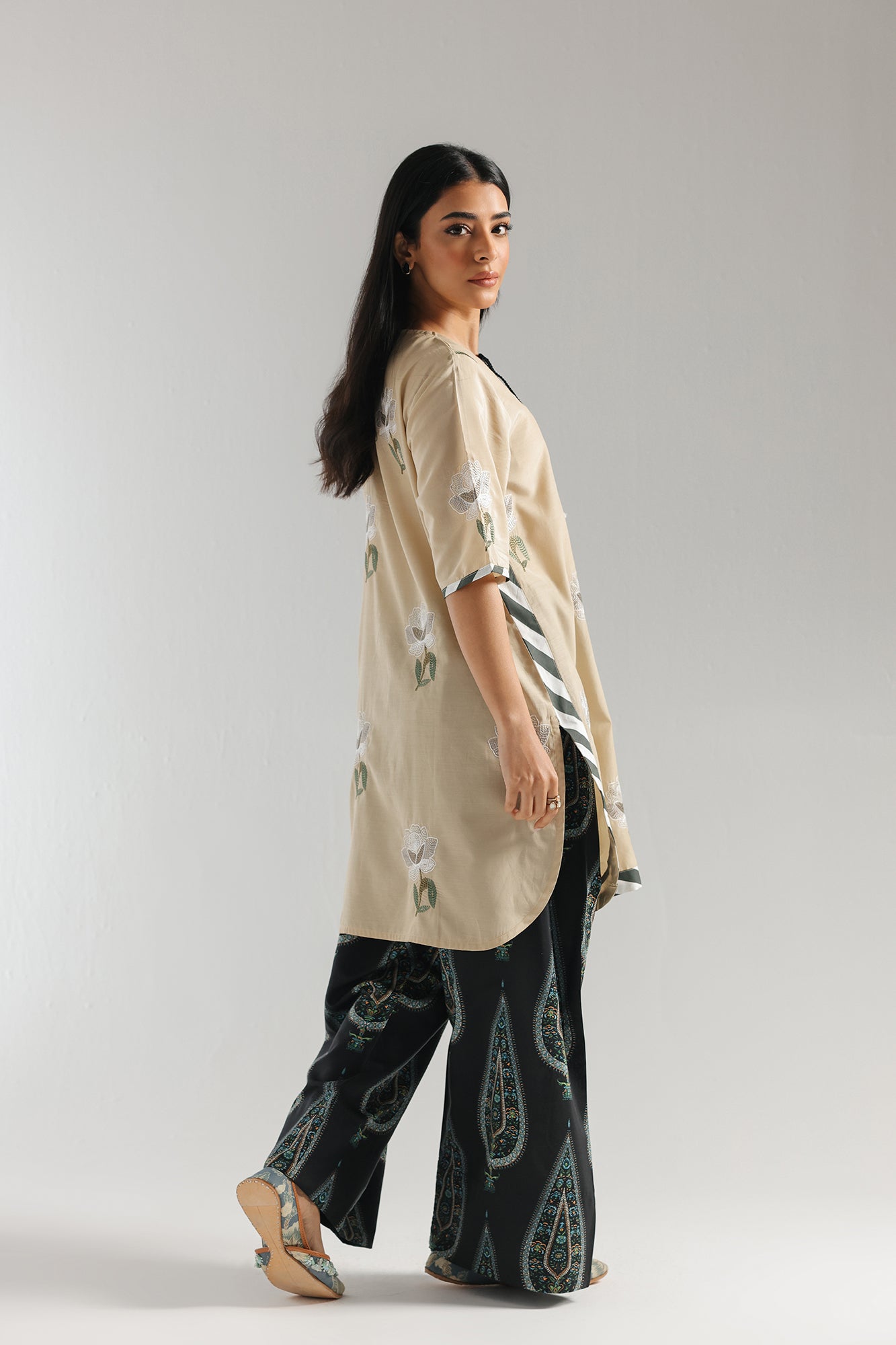EMBROIDERED SUIT (E2986/103/113) - Image 3