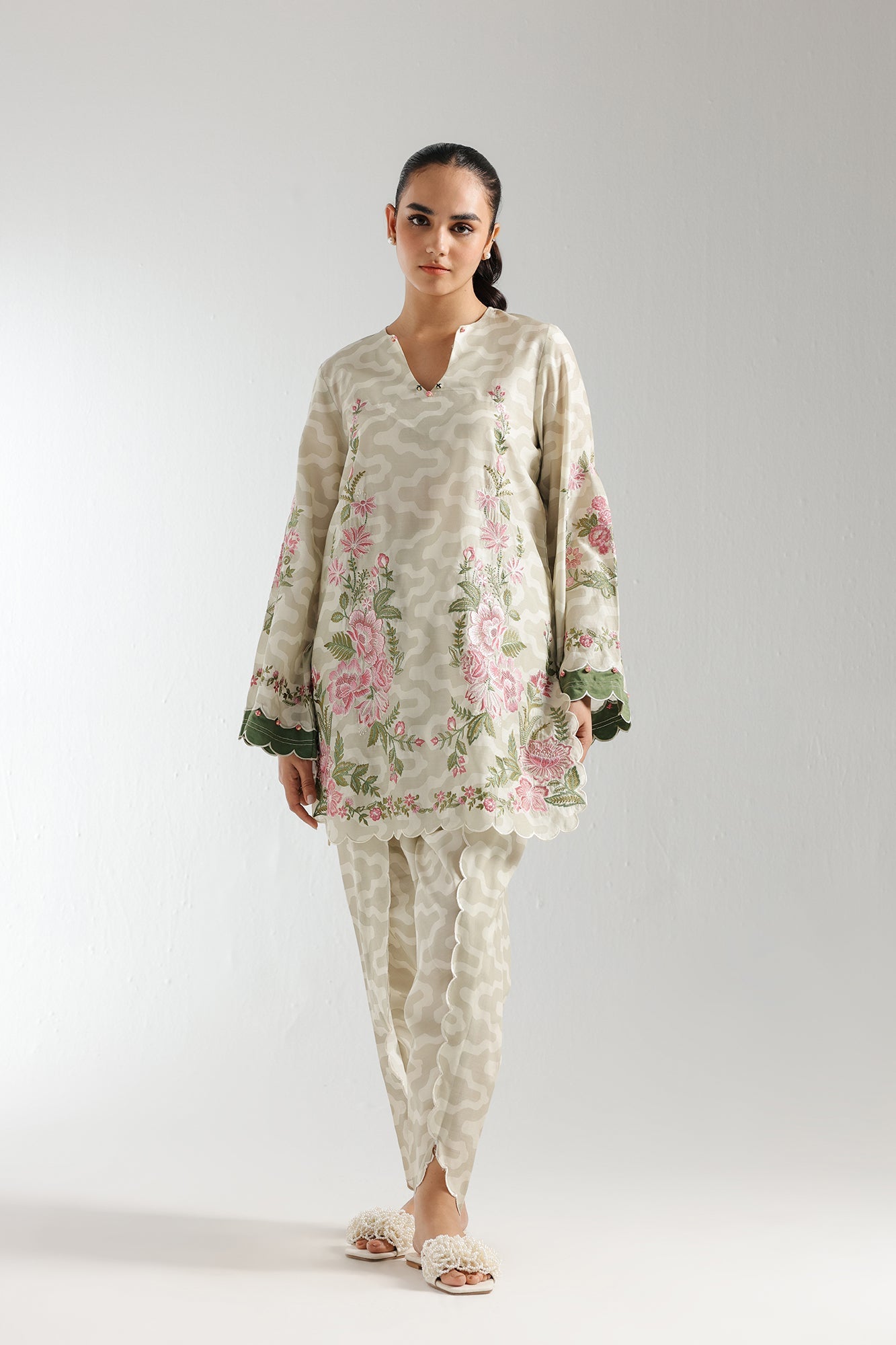 EMBROIDERED SUIT (E2990/103/817) - Image 2