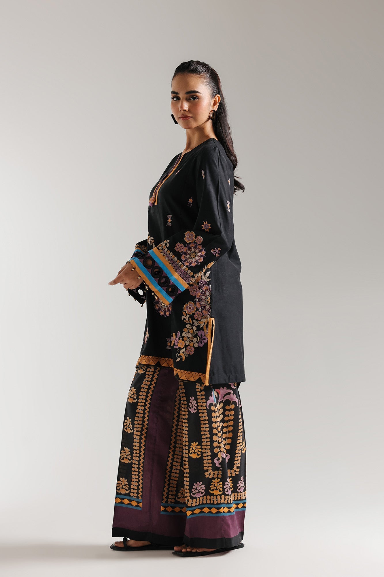 EMBROIDERED SUIT (E2992/103/902) - Image 2