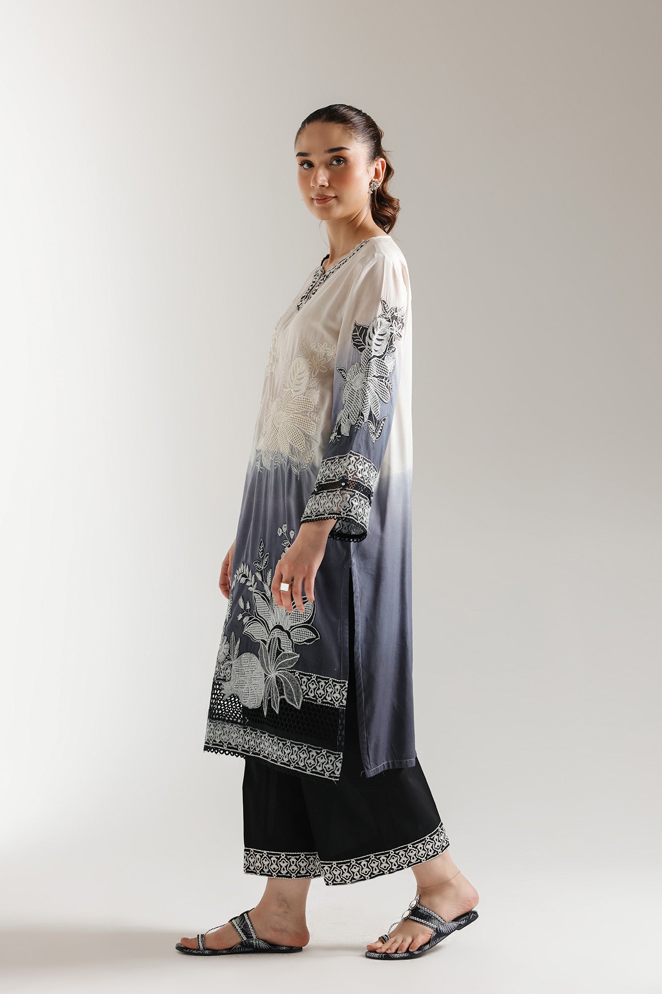 EMBROIDERED SUIT (E3113/103/002) - Image 3
