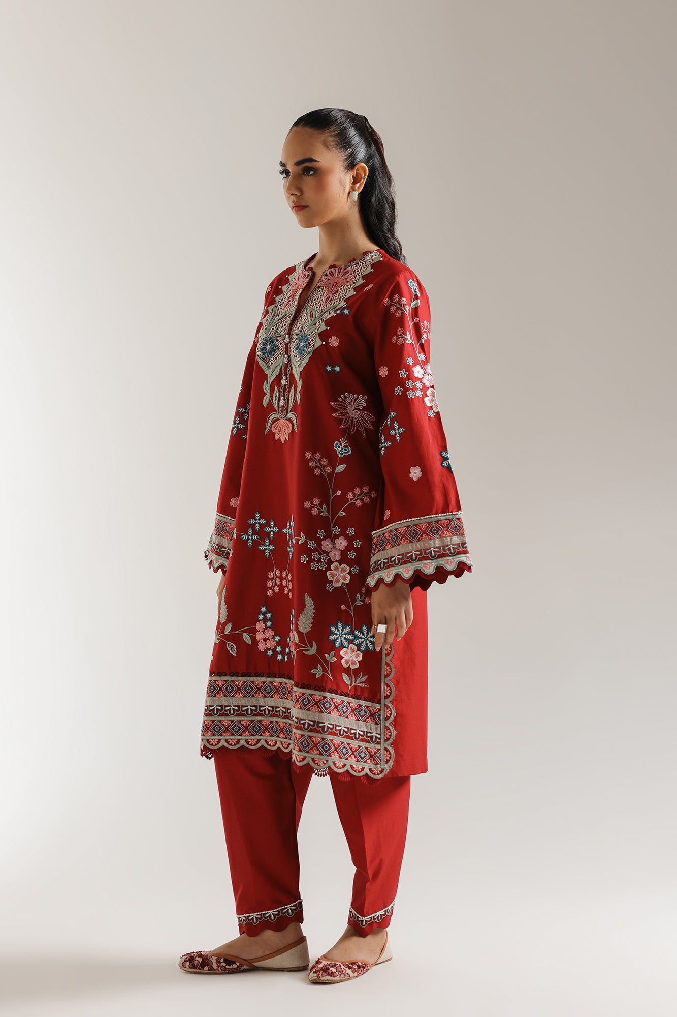 EMBROIDERED SUIT (E103/405/3216)