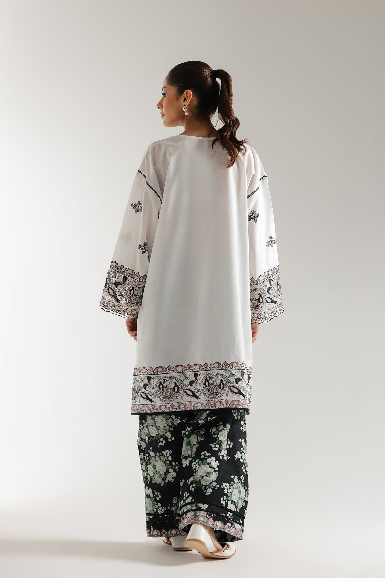 EMBROIDERED SUIT (E103/002/3217) - Image 3