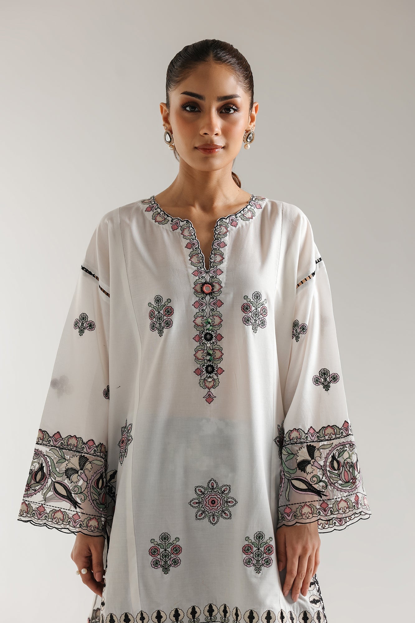 EMBROIDERED SUIT (E103/002/3217) - Image 4