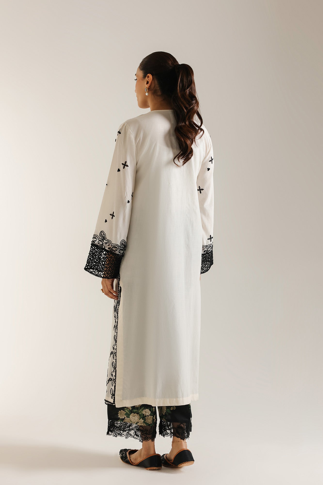 EMBROIDERED SUIT (E103/002/3226) - Image 3