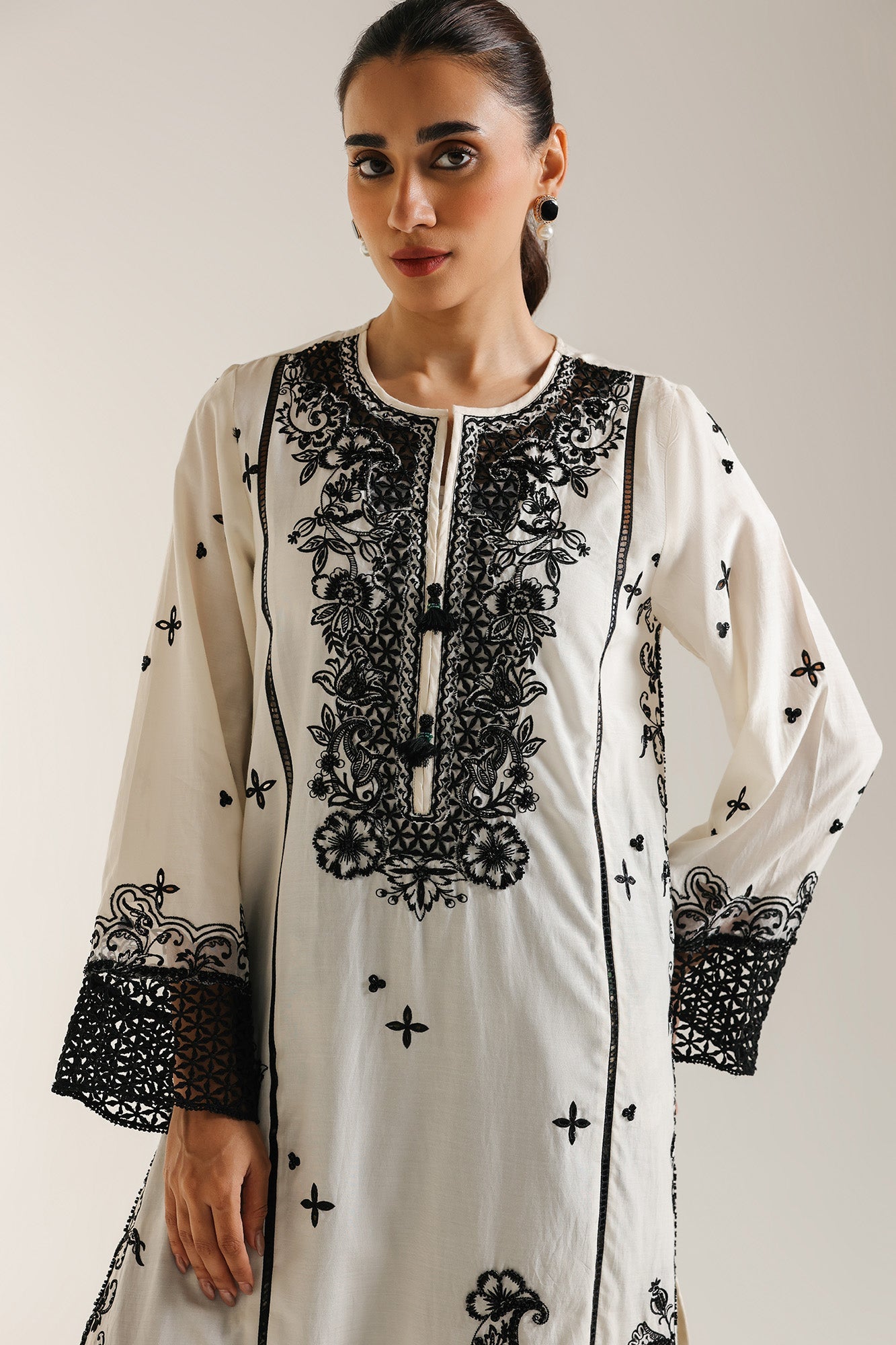 EMBROIDERED SUIT (E103/002/3226) - Image 4