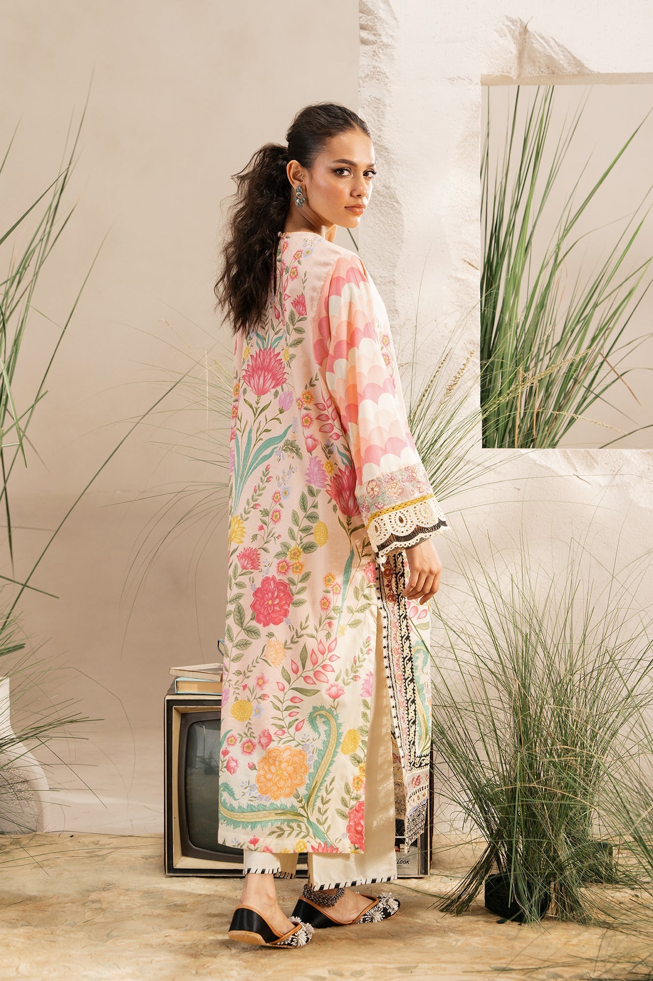EMBROIDERED SUIT (E103/316/3240) - Image 4