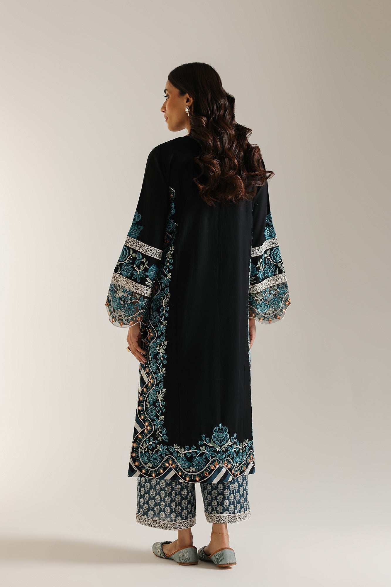 EMBROIDERED SUIT (E103/902/3245) - Image 4