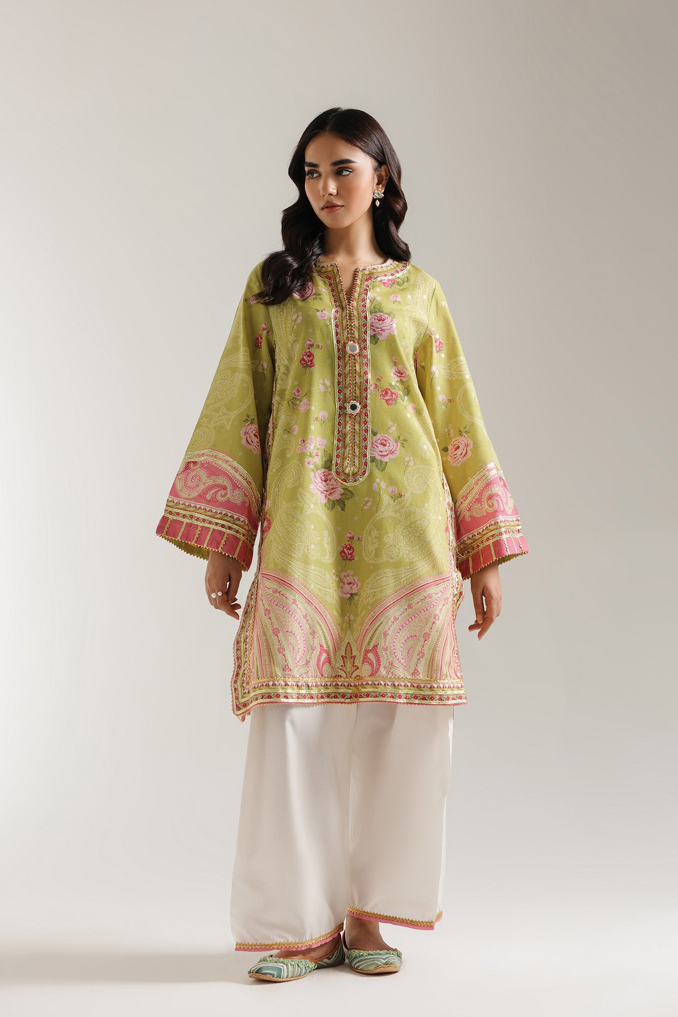 EMBROIDERED SUIT (E103/123/3248)