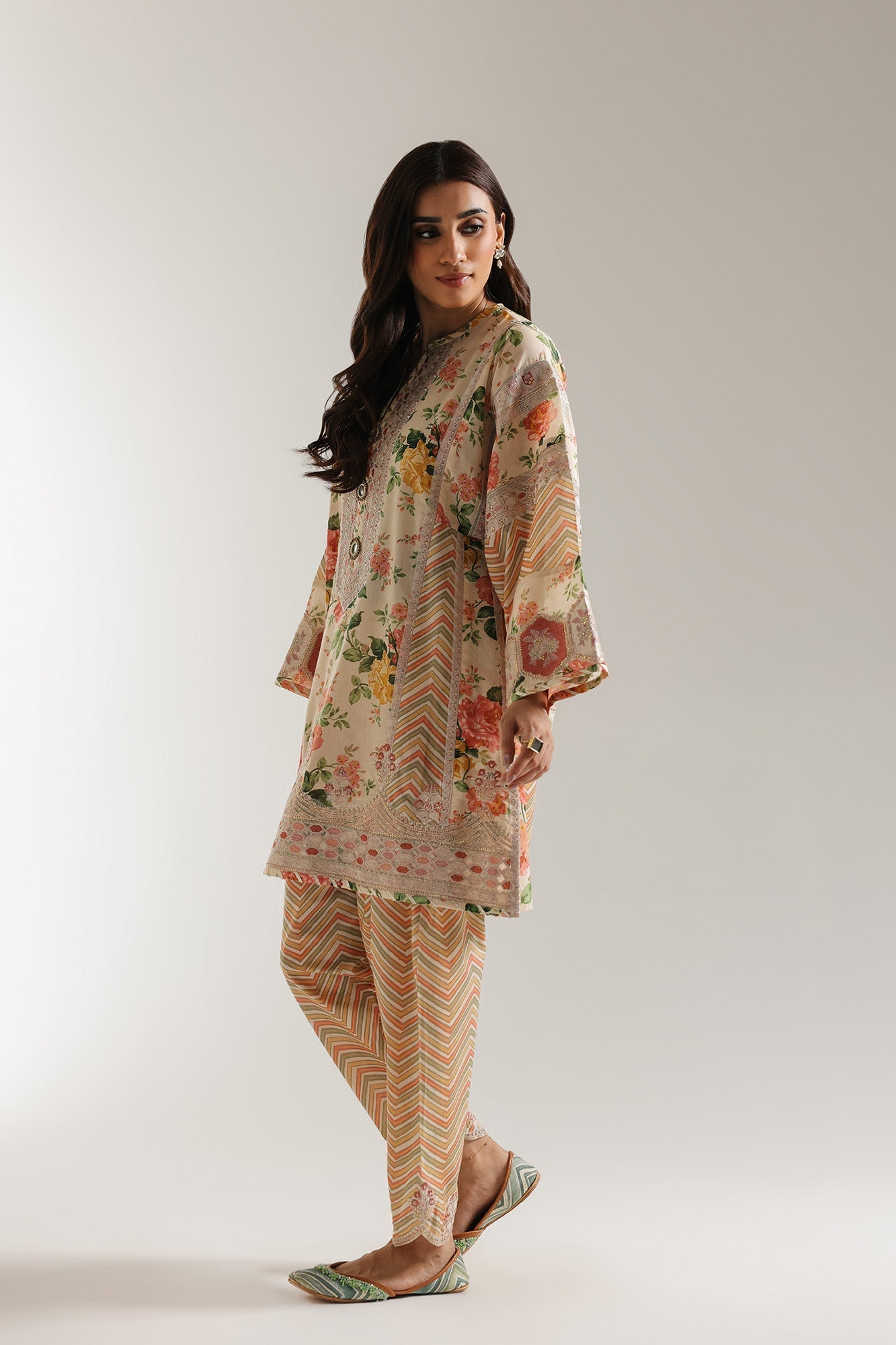 EMBROIDERED SUIT (E103/130/3269) - Image 3