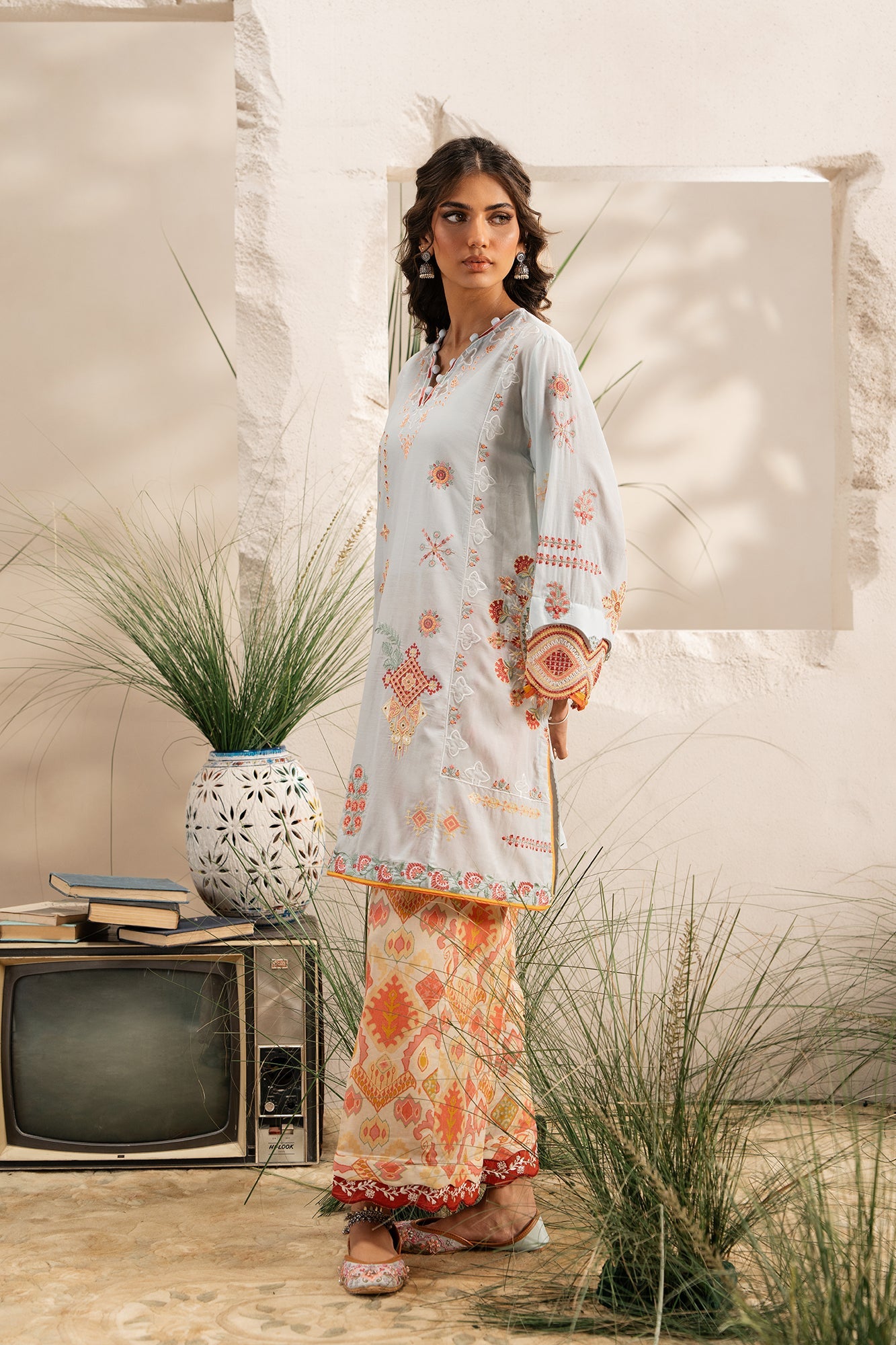 EMBROIDERED SUIT (E103/617/3279) - Image 3