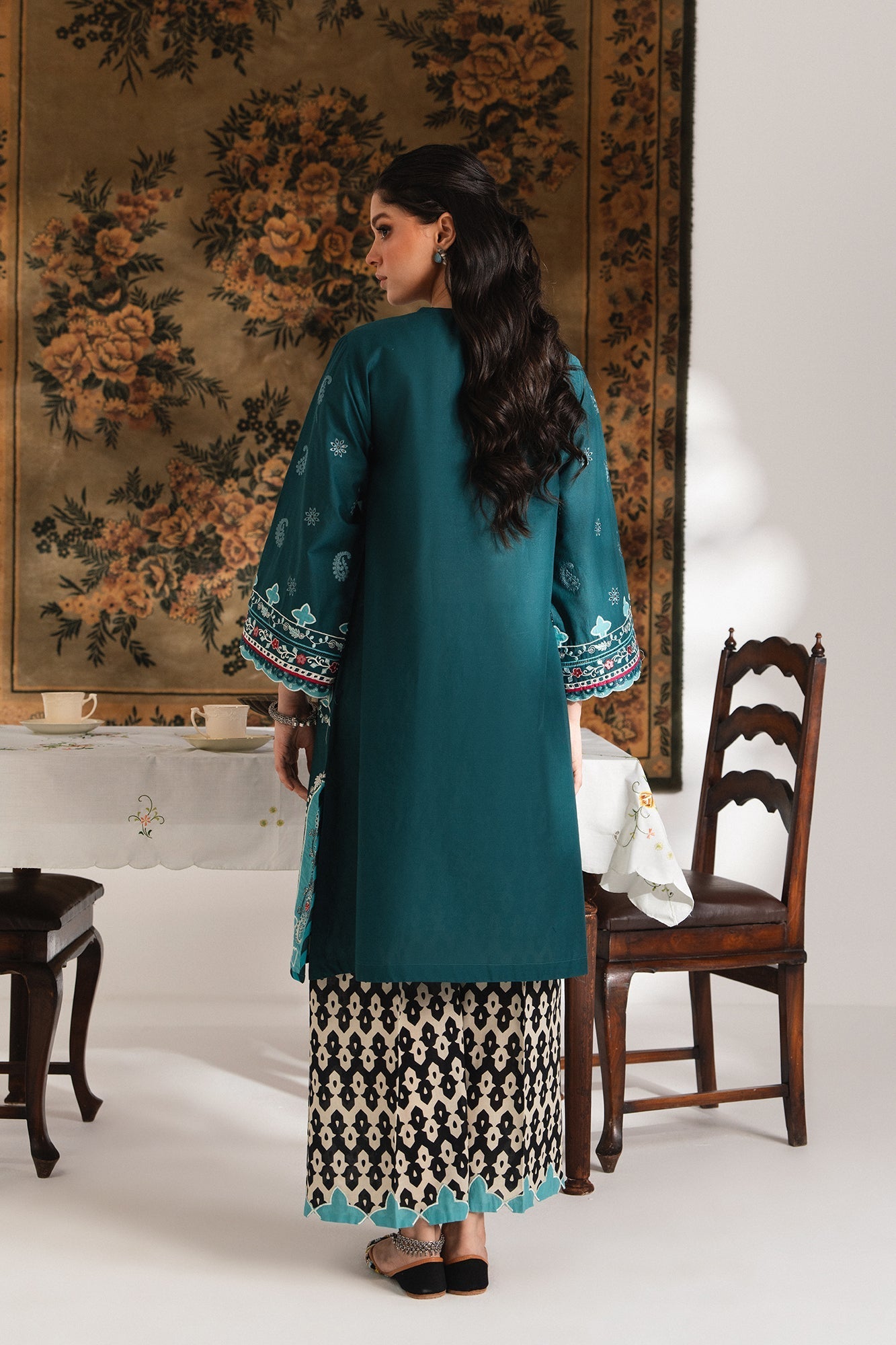 EMBROIDERED SUIT (E103/711/3280) - Image 5