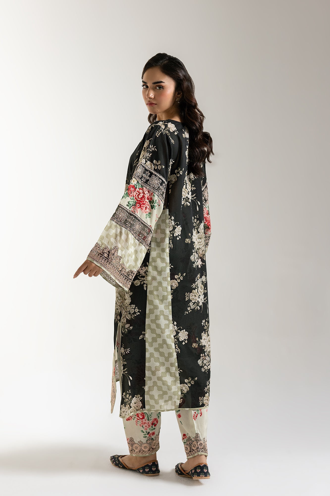 EMBROIDERED SUIT (E103/902/3303) - Image 3